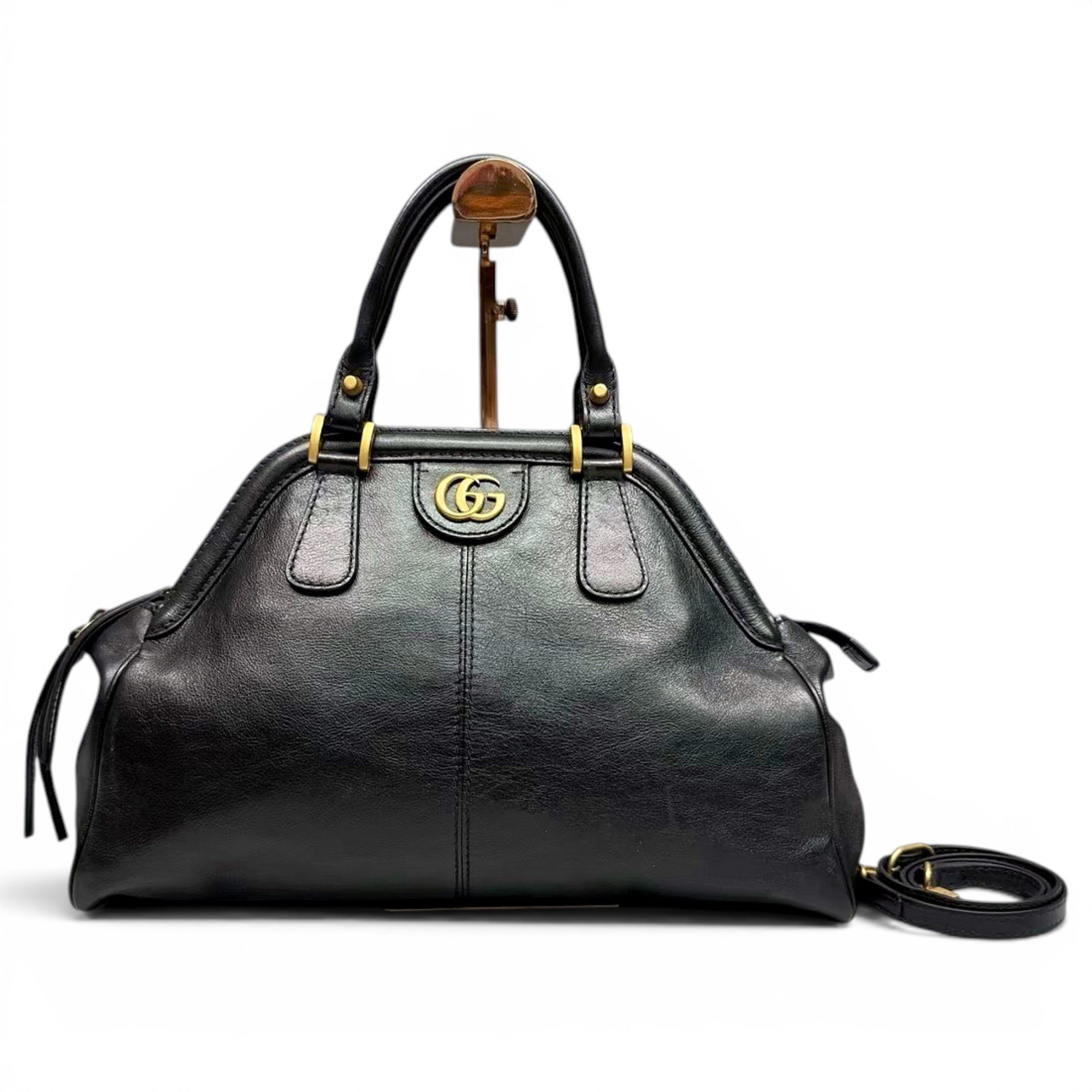 Re(belle) leather handbag