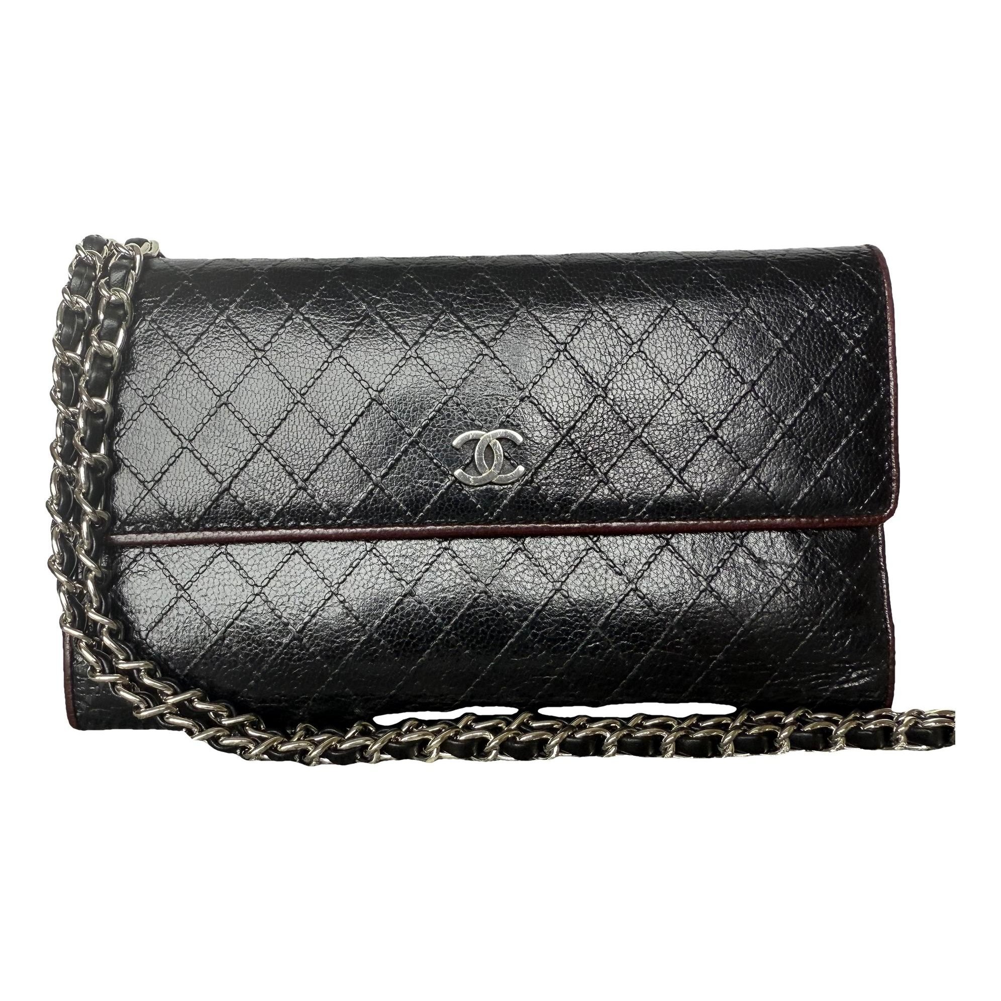 Wallet On Chain Timeless/Classique leather crossbody bag
