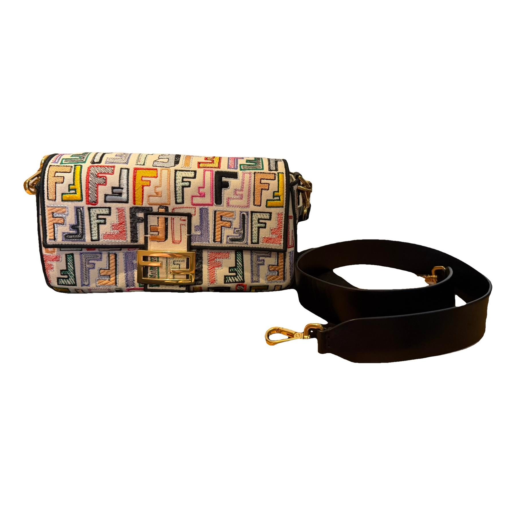 Baguette cloth handbag