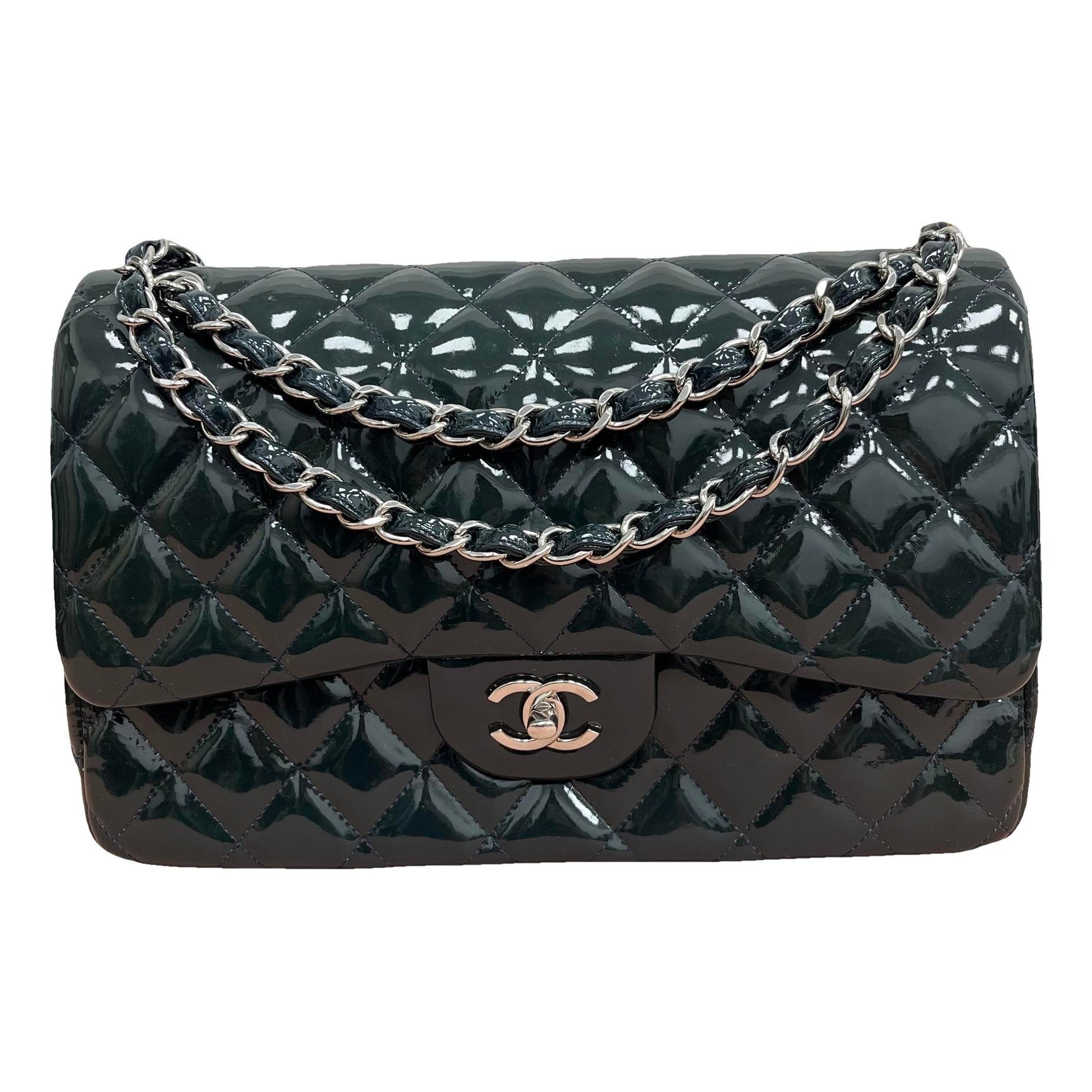 Timeless/Classique patent leather handbag