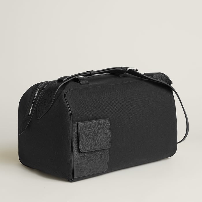 Noir Long Courrier Bag