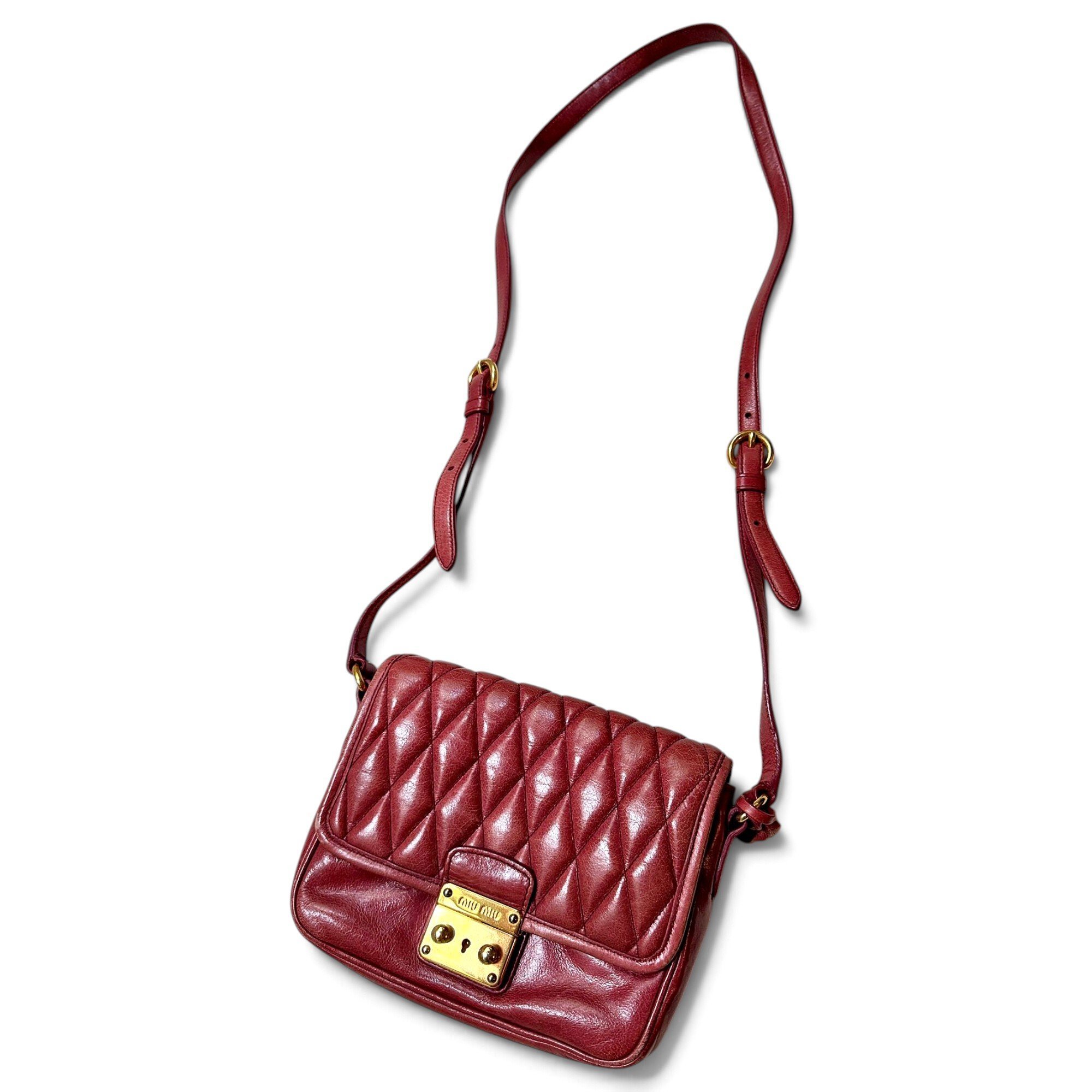 Matelassé leather handbag