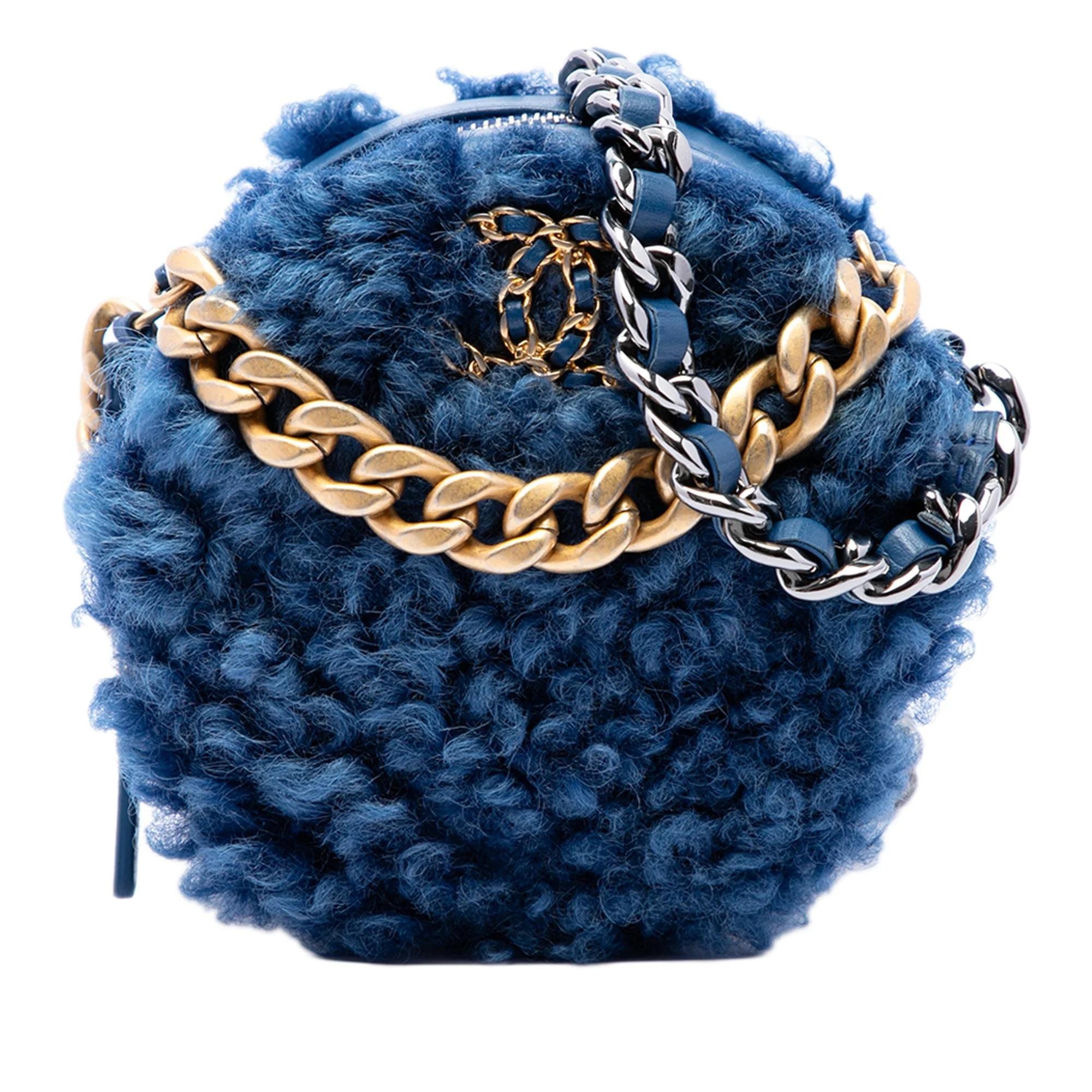 Chanel 19 handbag