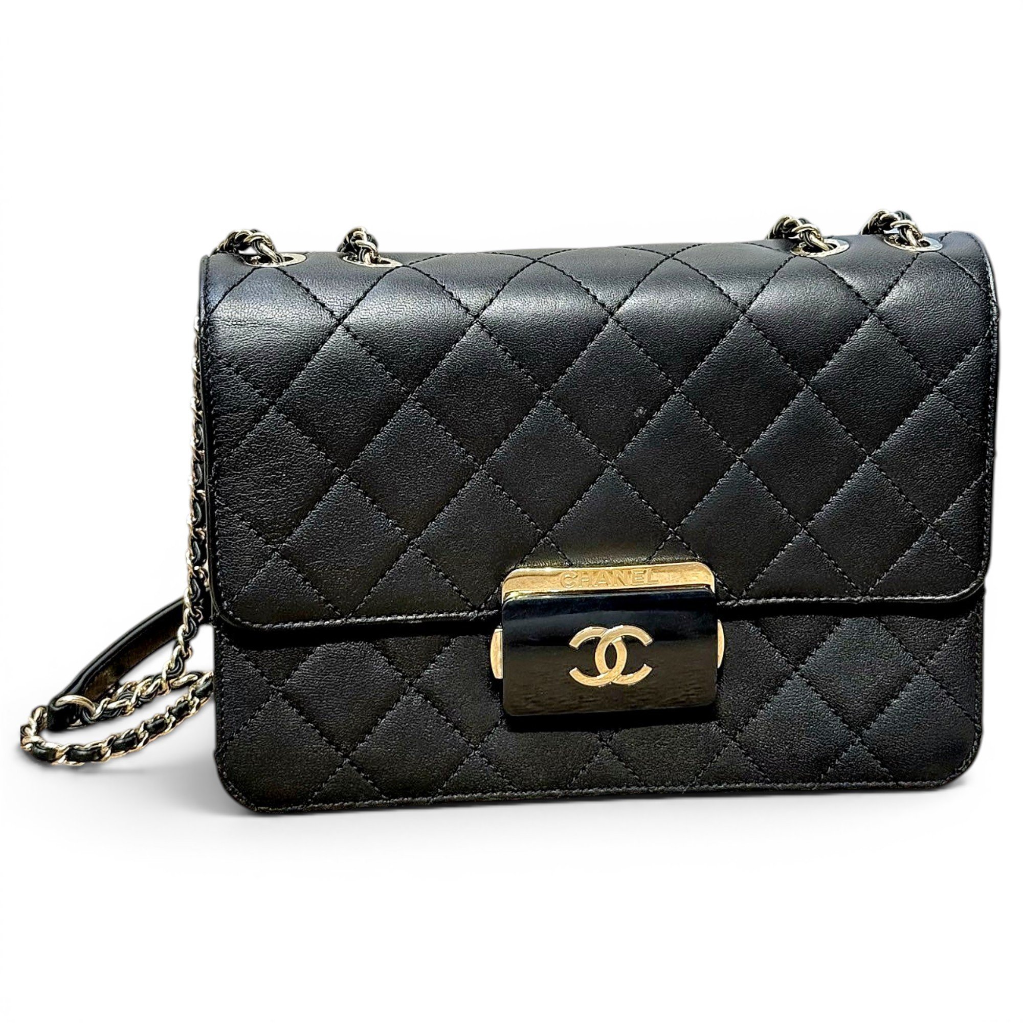 Trendy CC leather handbag