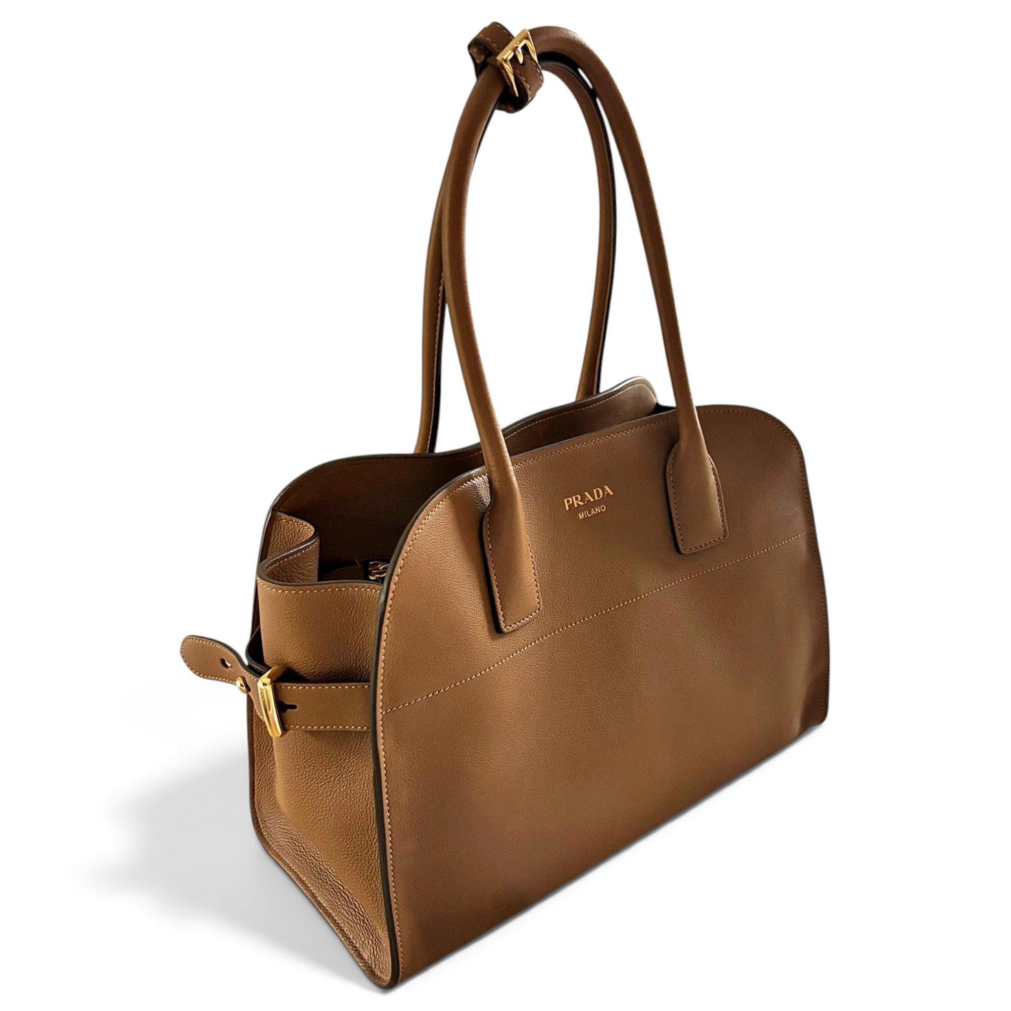 Leather tote