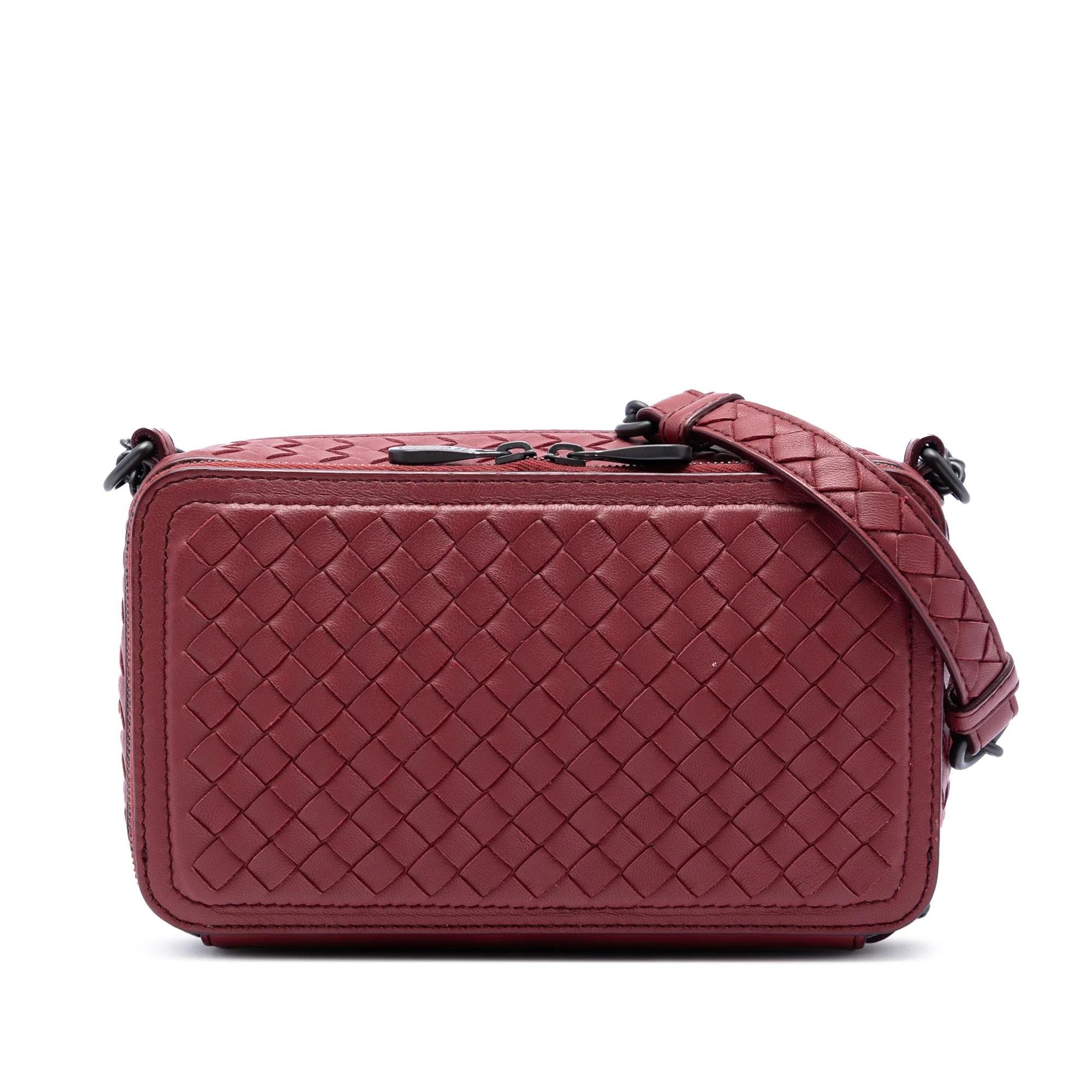 Veneta leather handbag