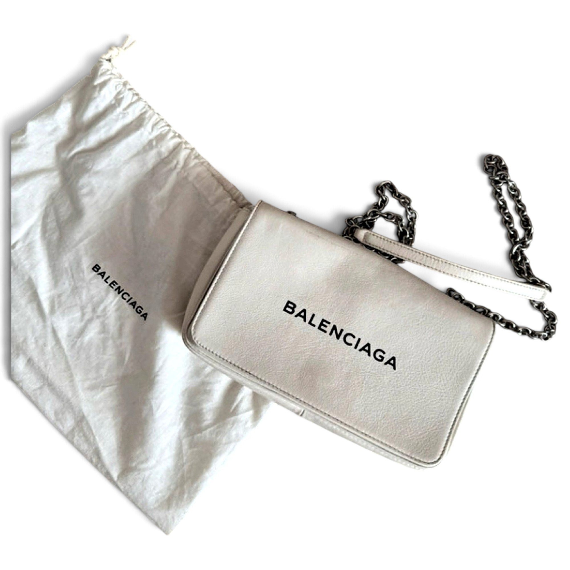 Everyday leather handbag