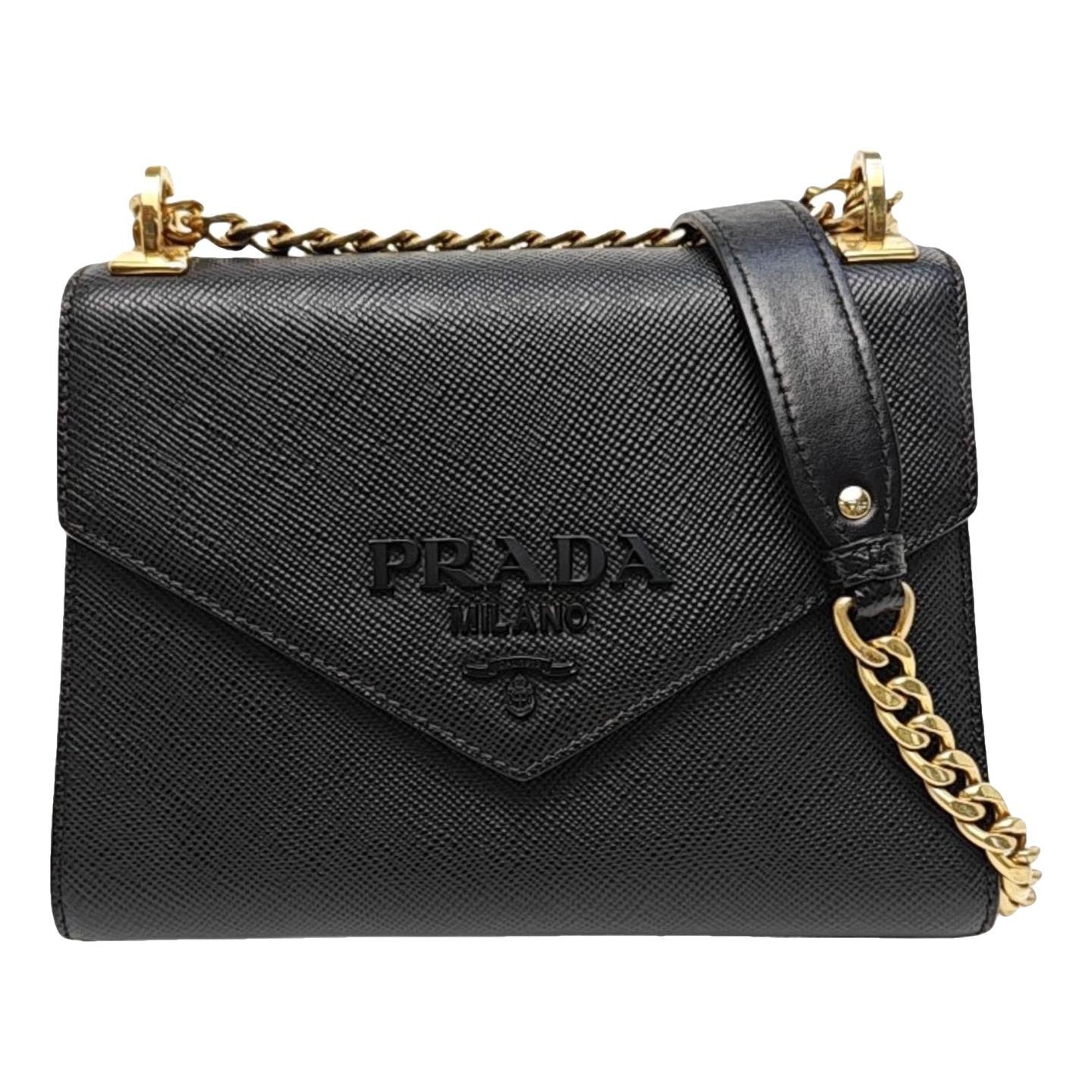 Monochrome leather handbag