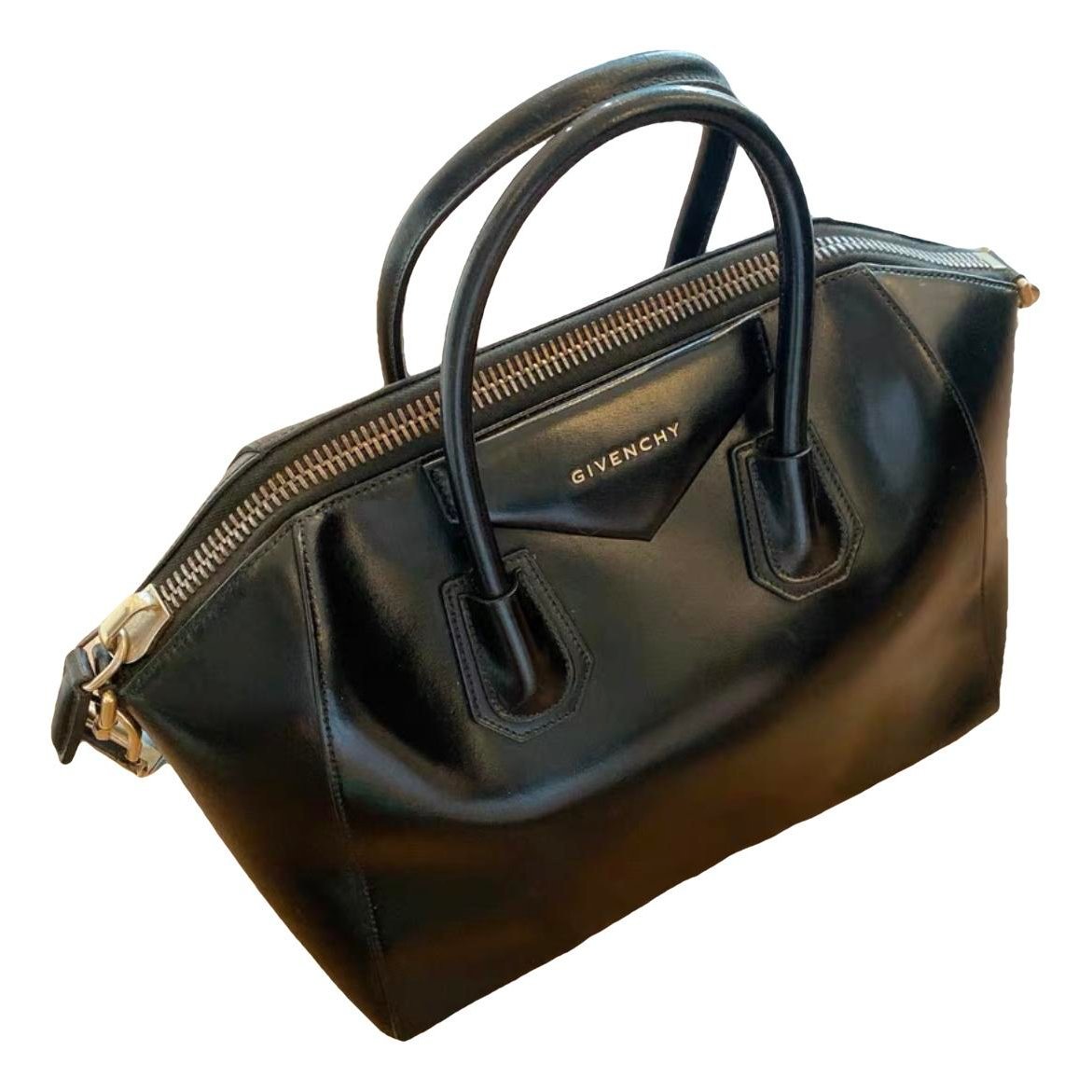 Antigona leather handbag