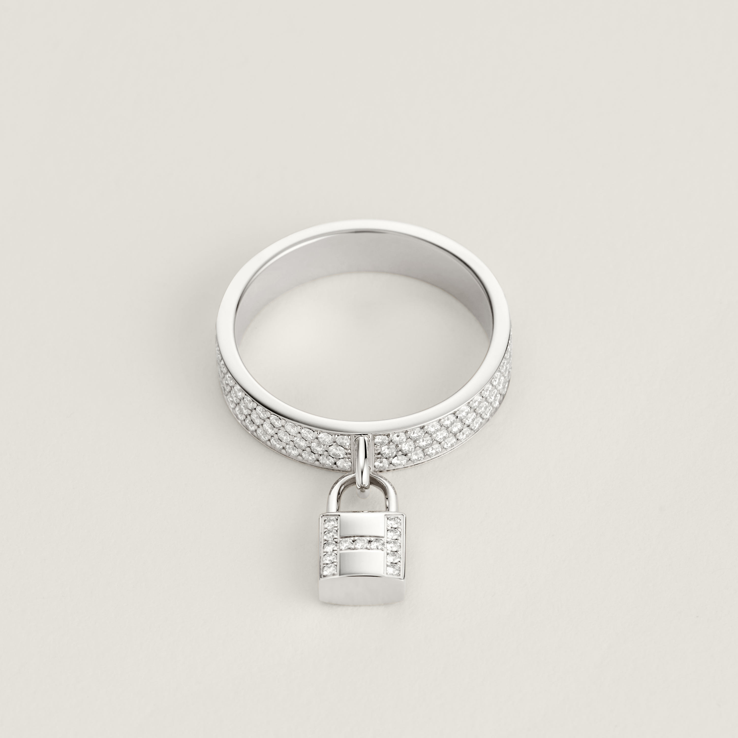 Kelly Cadenas 링, 미디엄 모델