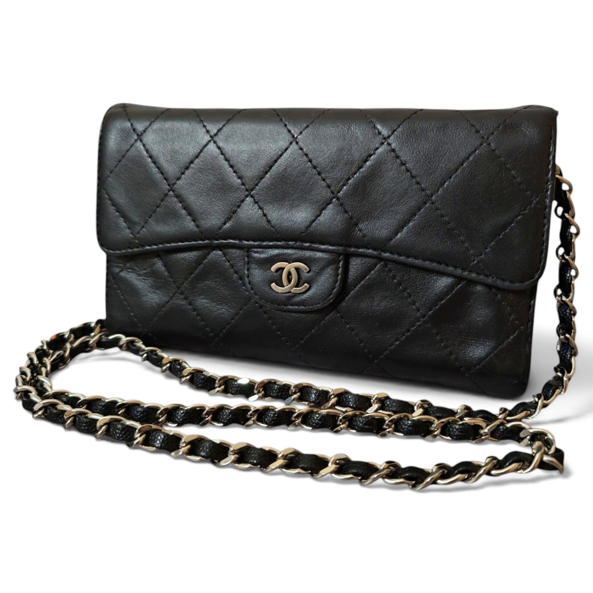 Wallet On Chain Timeless/Classique leather crossbody bag
