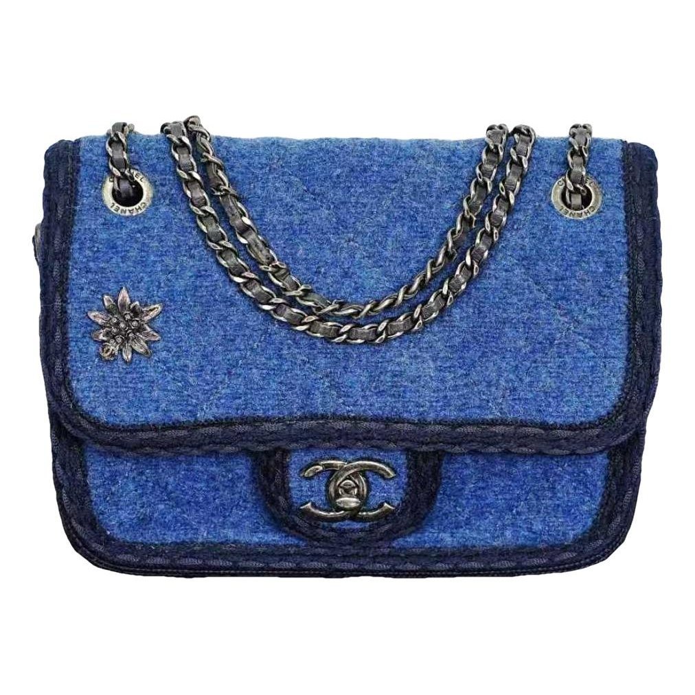 Timeless/Classique tweed crossbody bag
