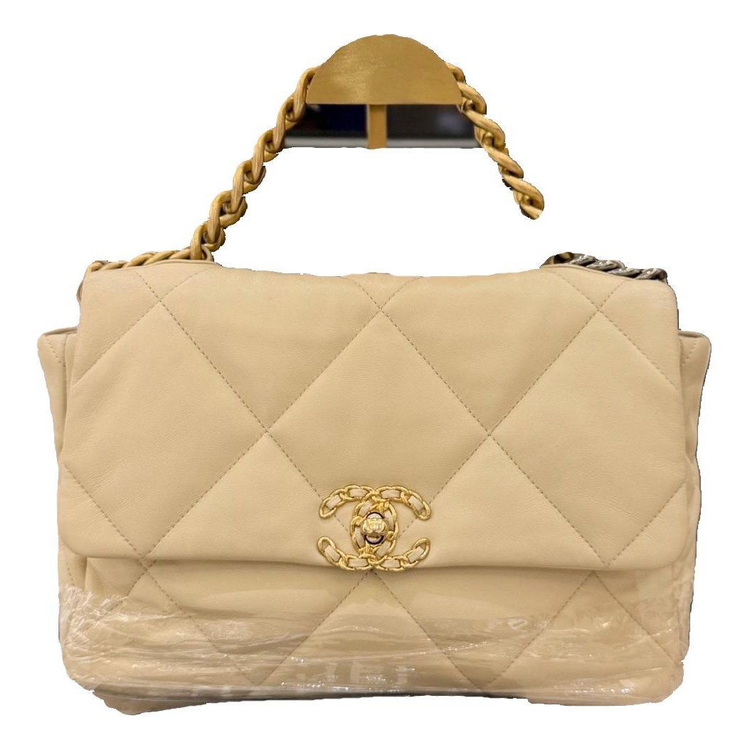 Chanel 19 leather handbag