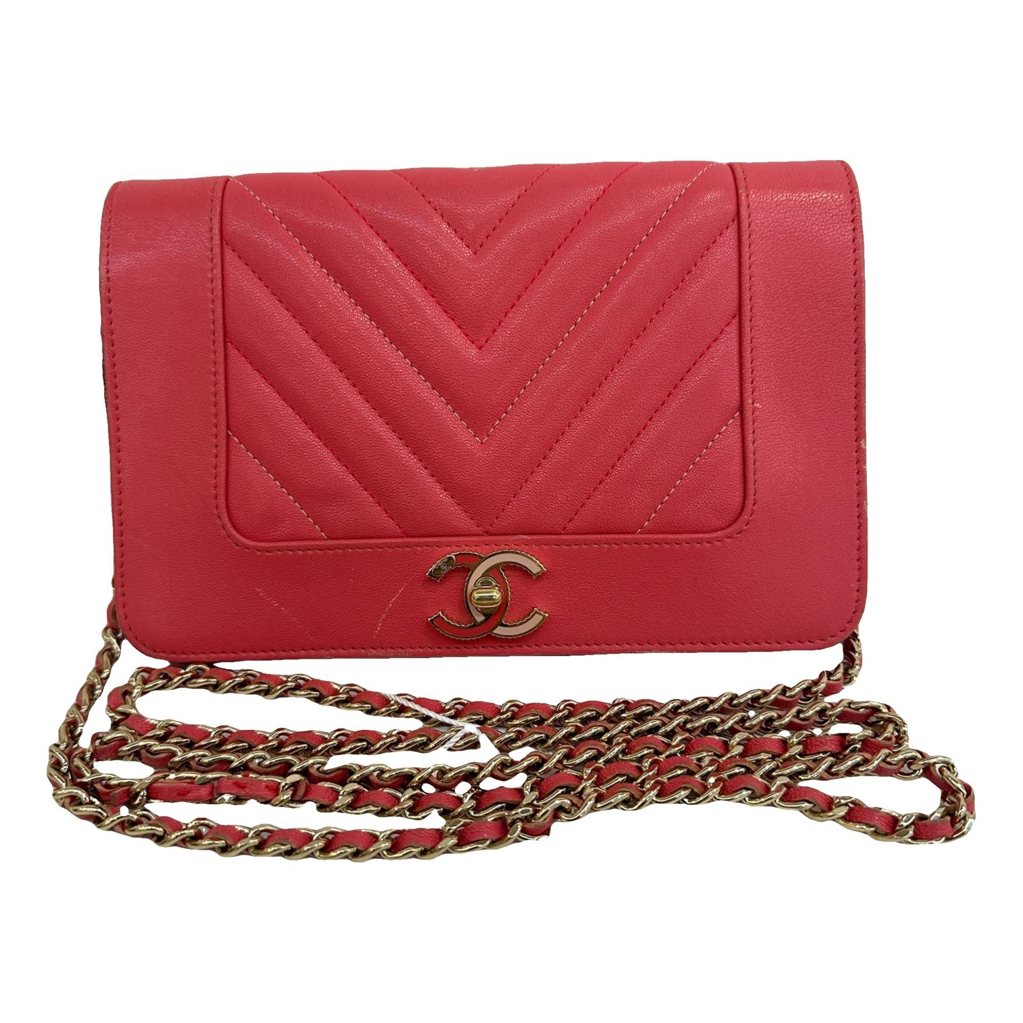 Wallet On Chain leather crossbody bag