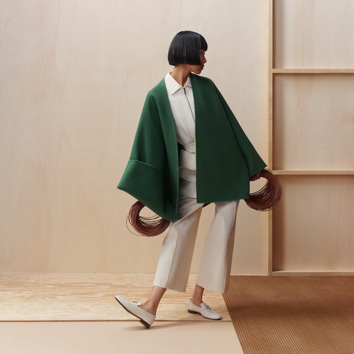 Cold Colors Single-sleeved Reversible Cape