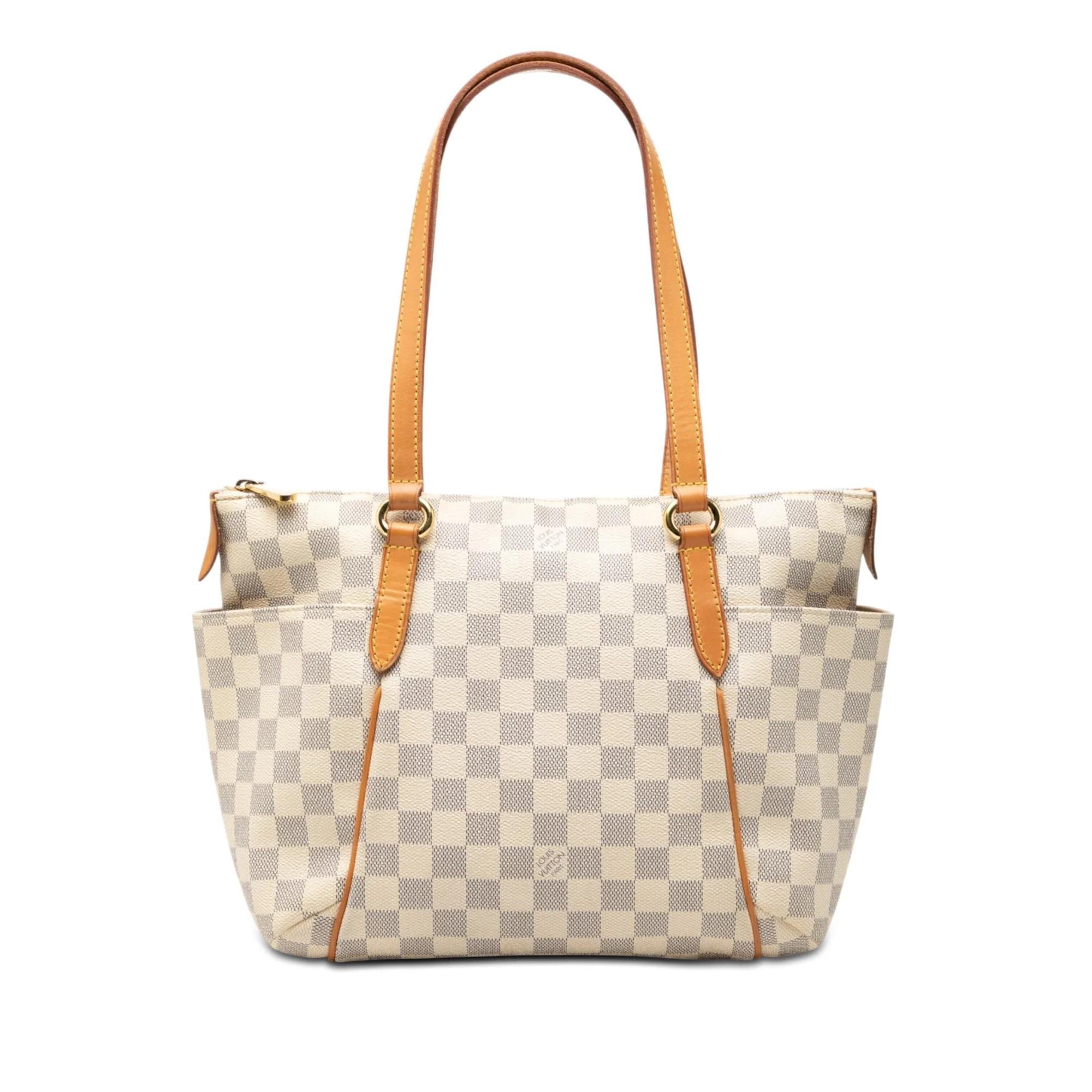 Totally leather tote