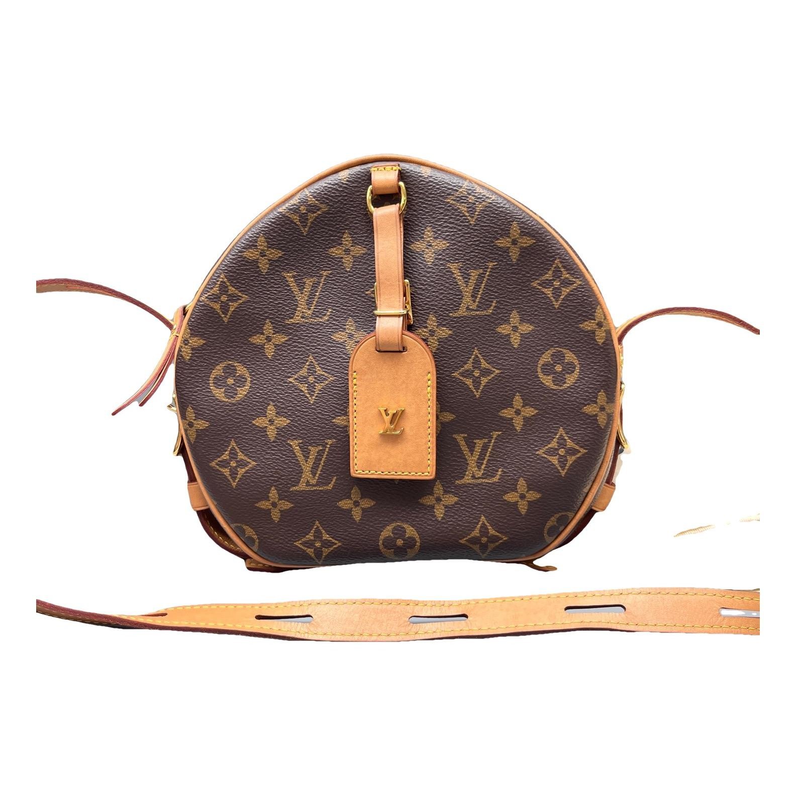 Boîte chapeau souple leather handbag