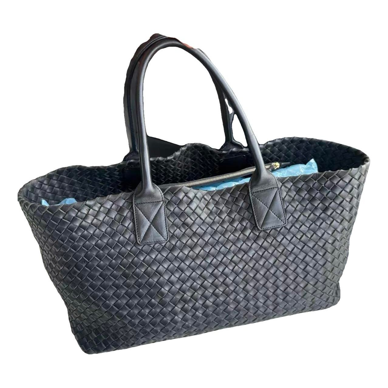 Cabat leather tote