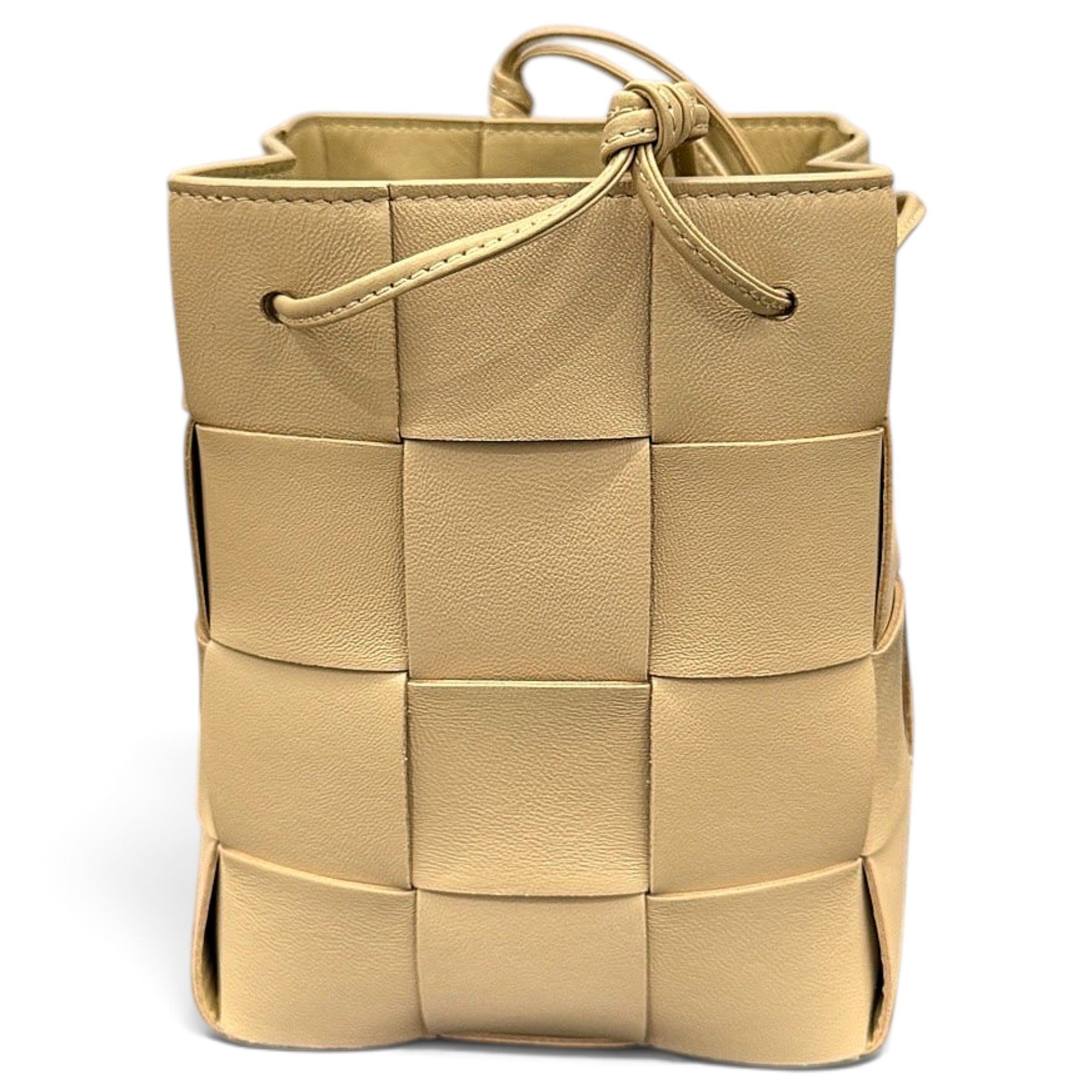 Bottega Veneta Cassette Bucket leather handbag