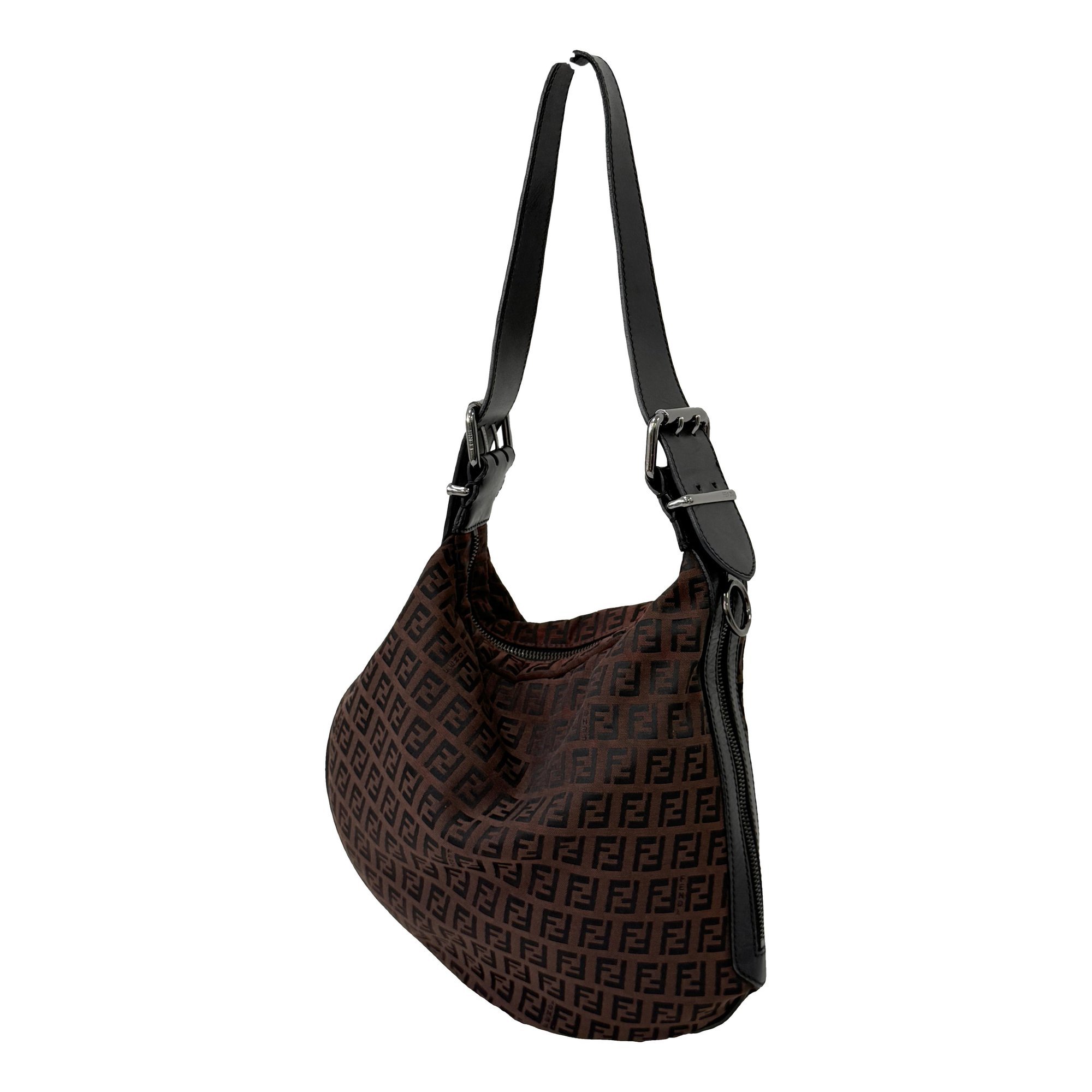 Oyster cloth handbag