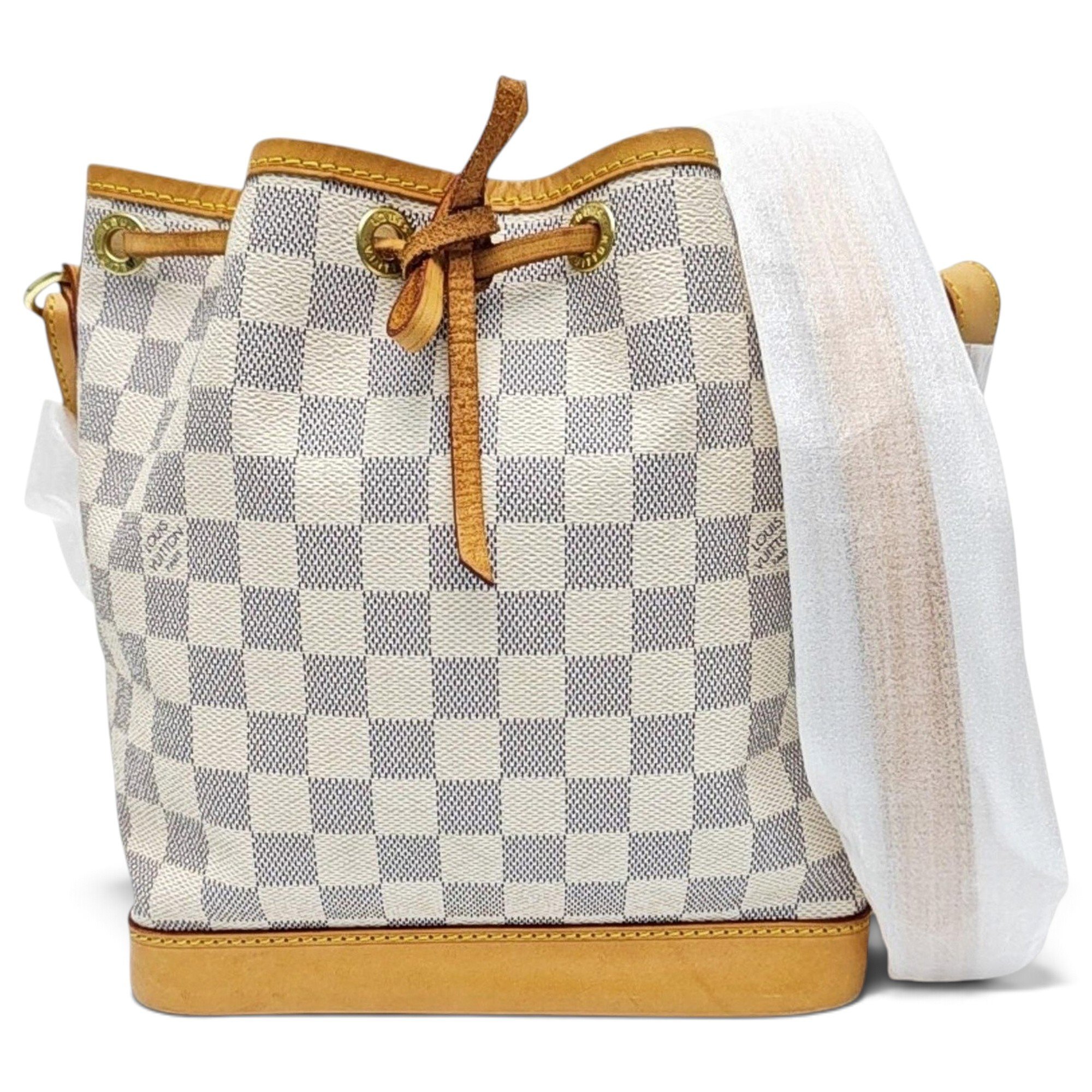 Nano Noé leather handbag