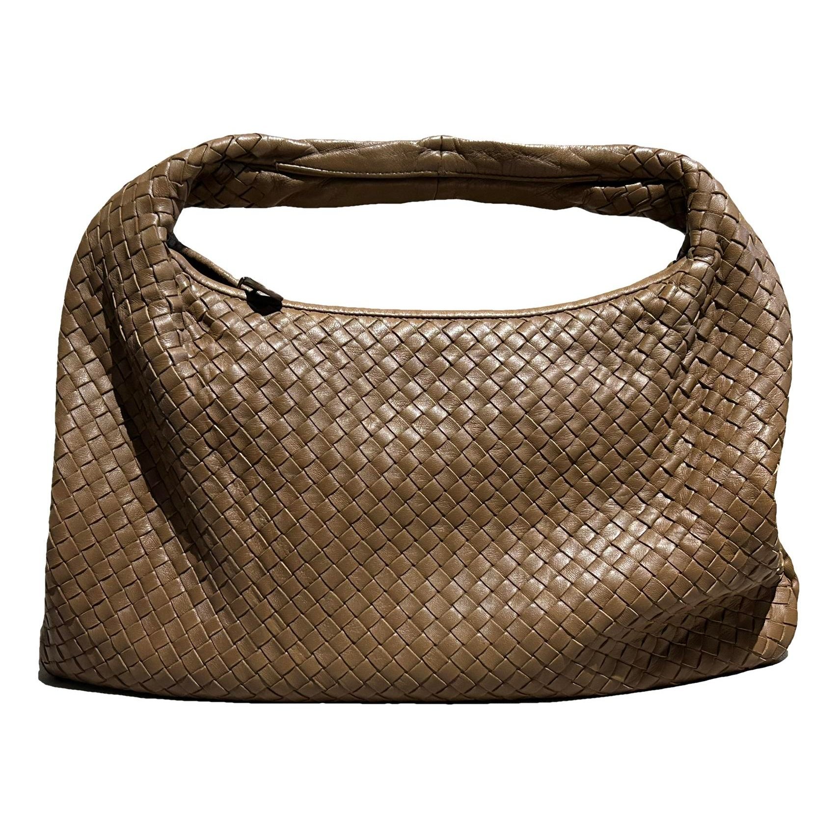 Veneta leather handbag