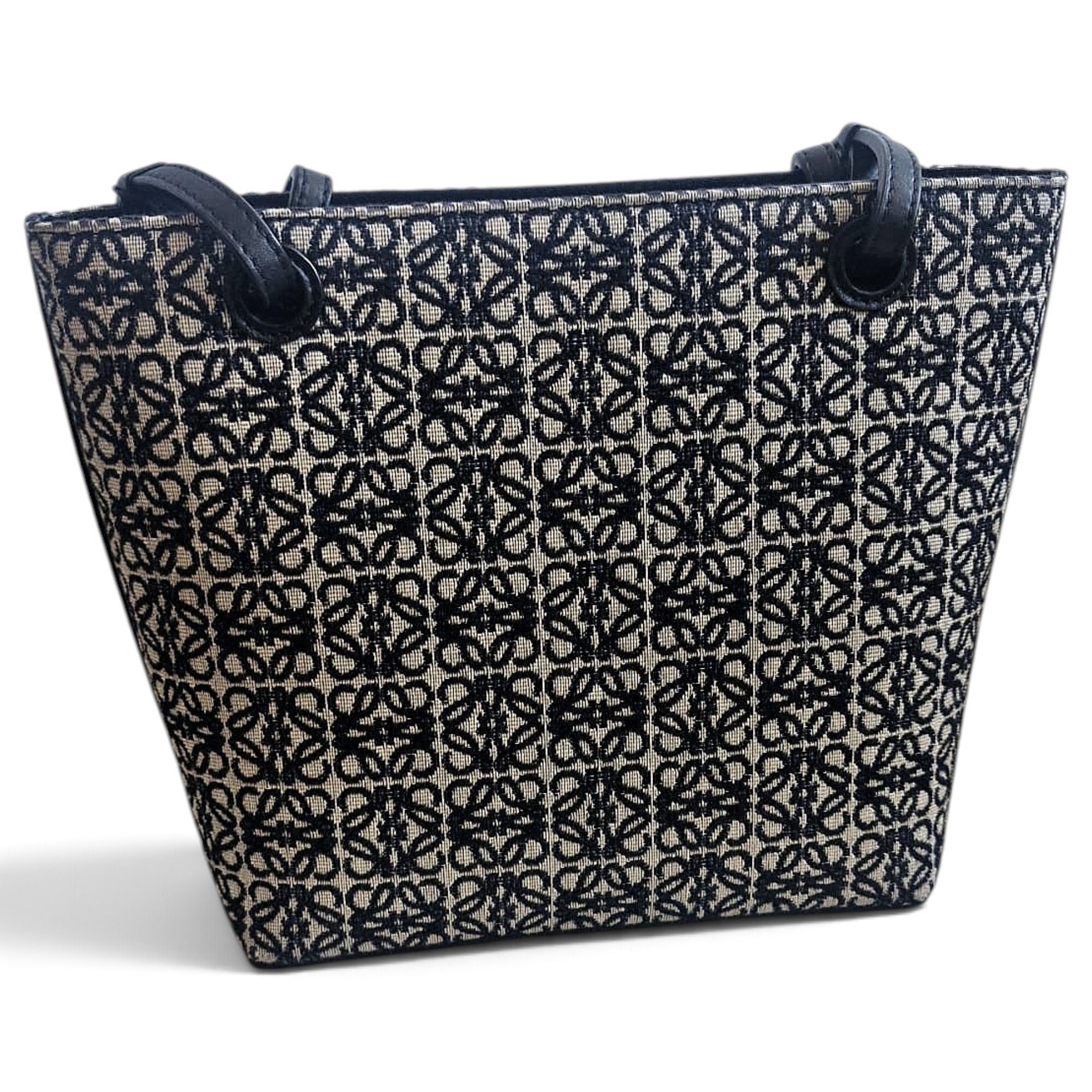 Anagram cloth tote