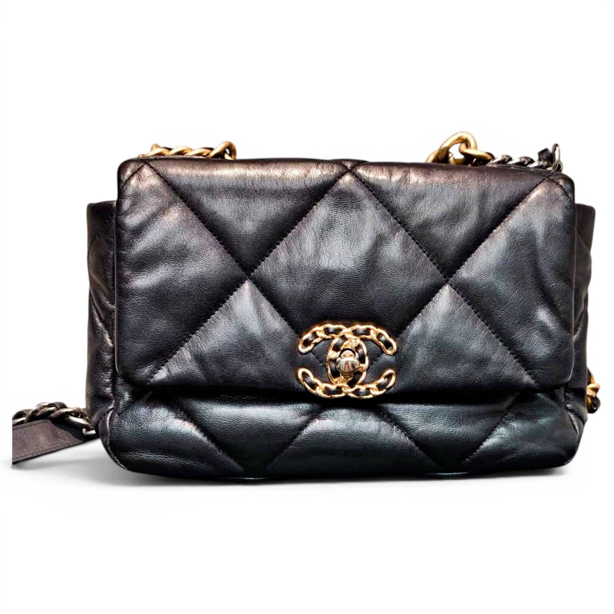 Chanel 19 leather handbag