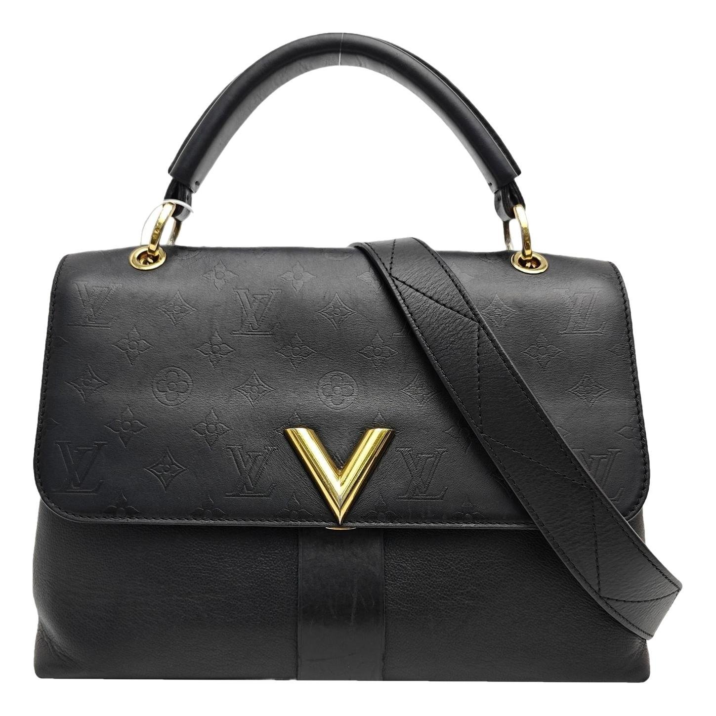 One Handle very leather handbag