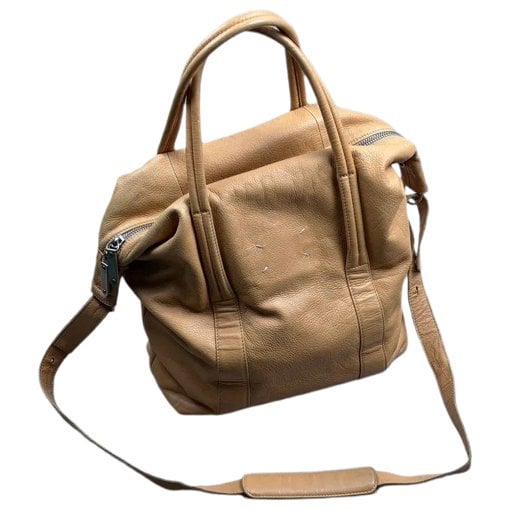 Leather travel bag