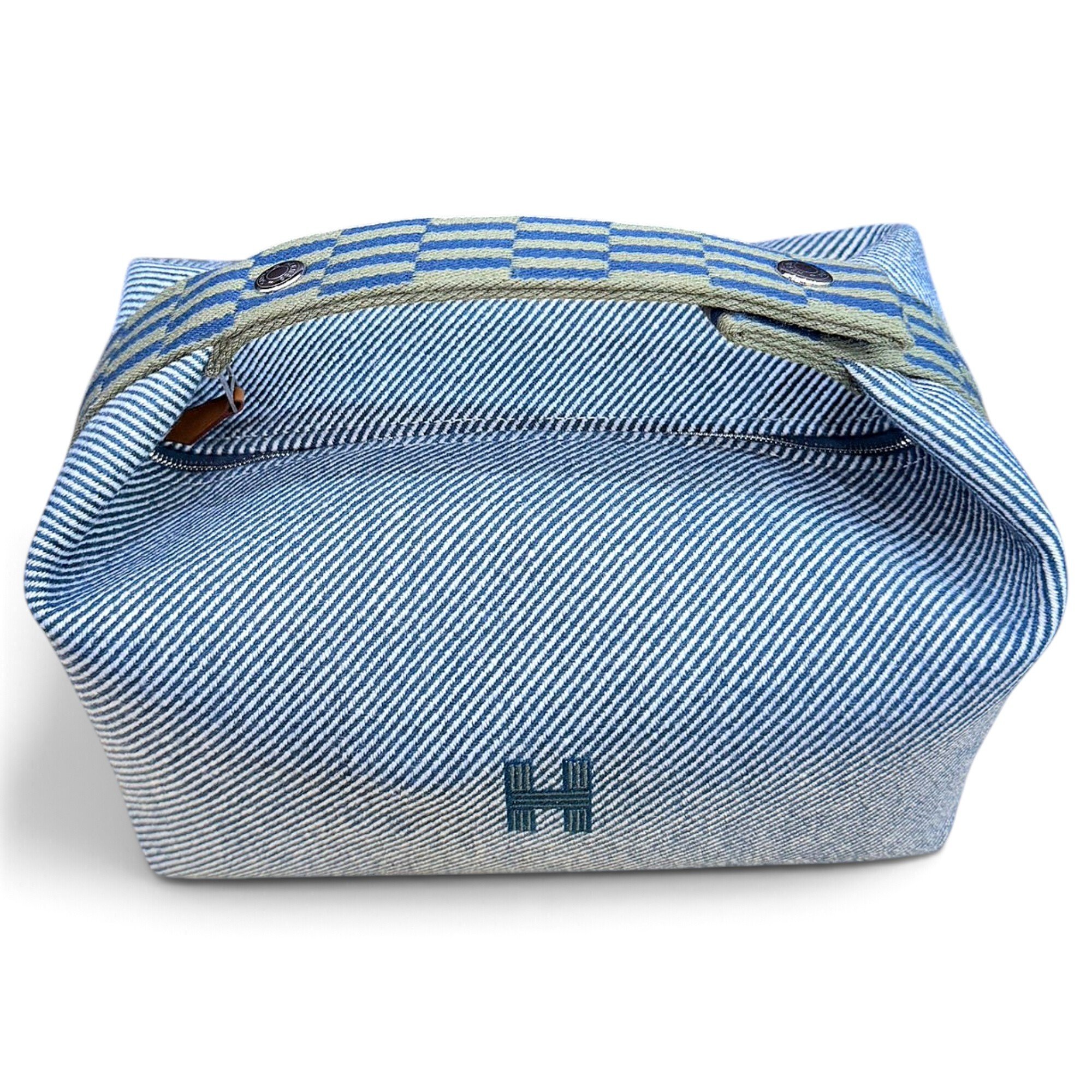Bride à brac travel bag