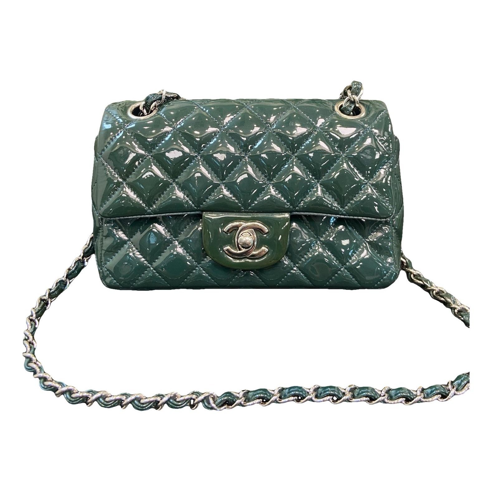 Timeless/Classique patent leather handbag