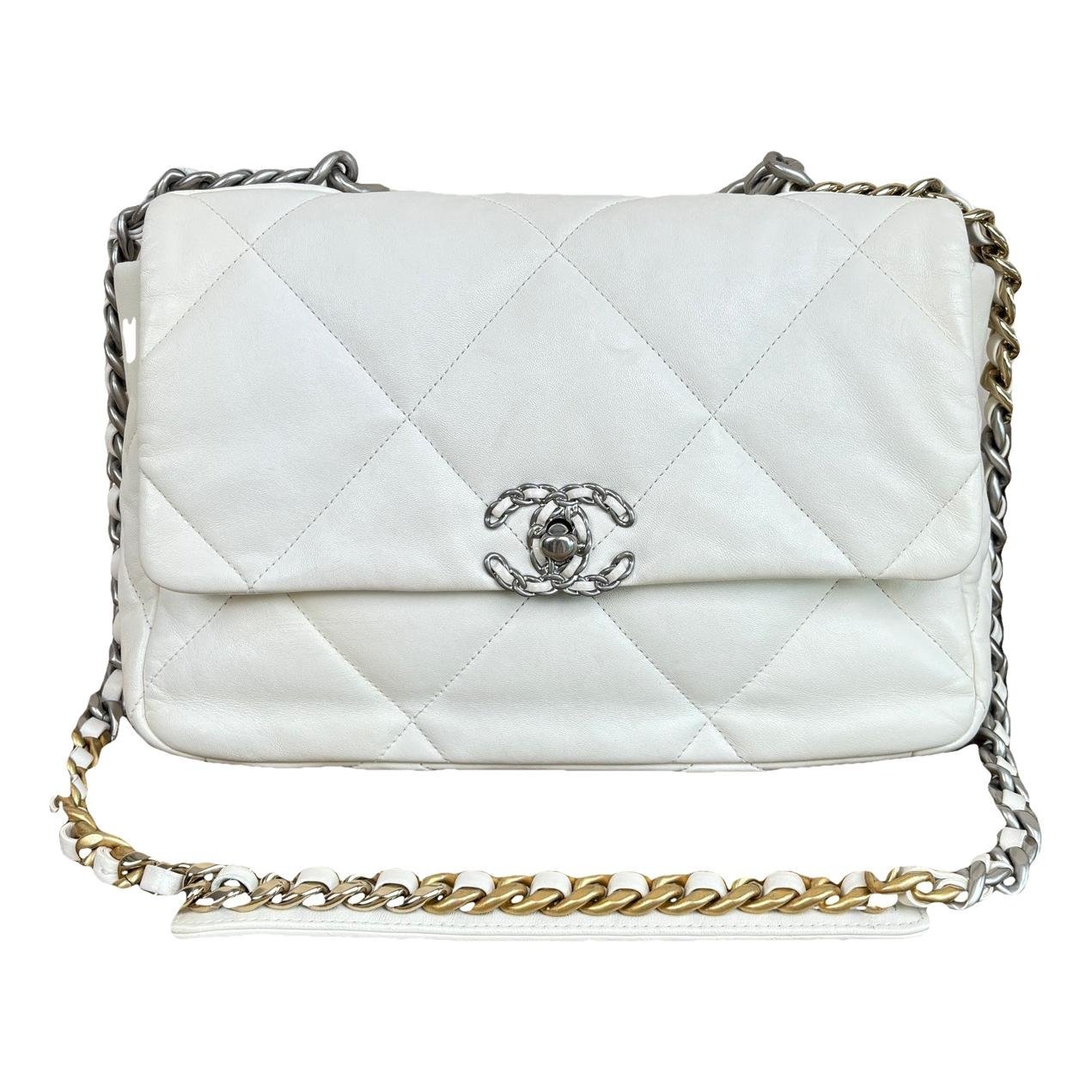 Chanel 19 leather handbag