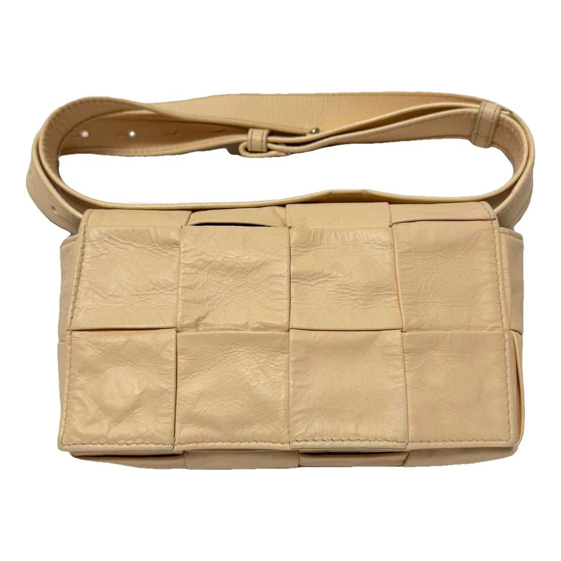 Cassette leather crossbody bag