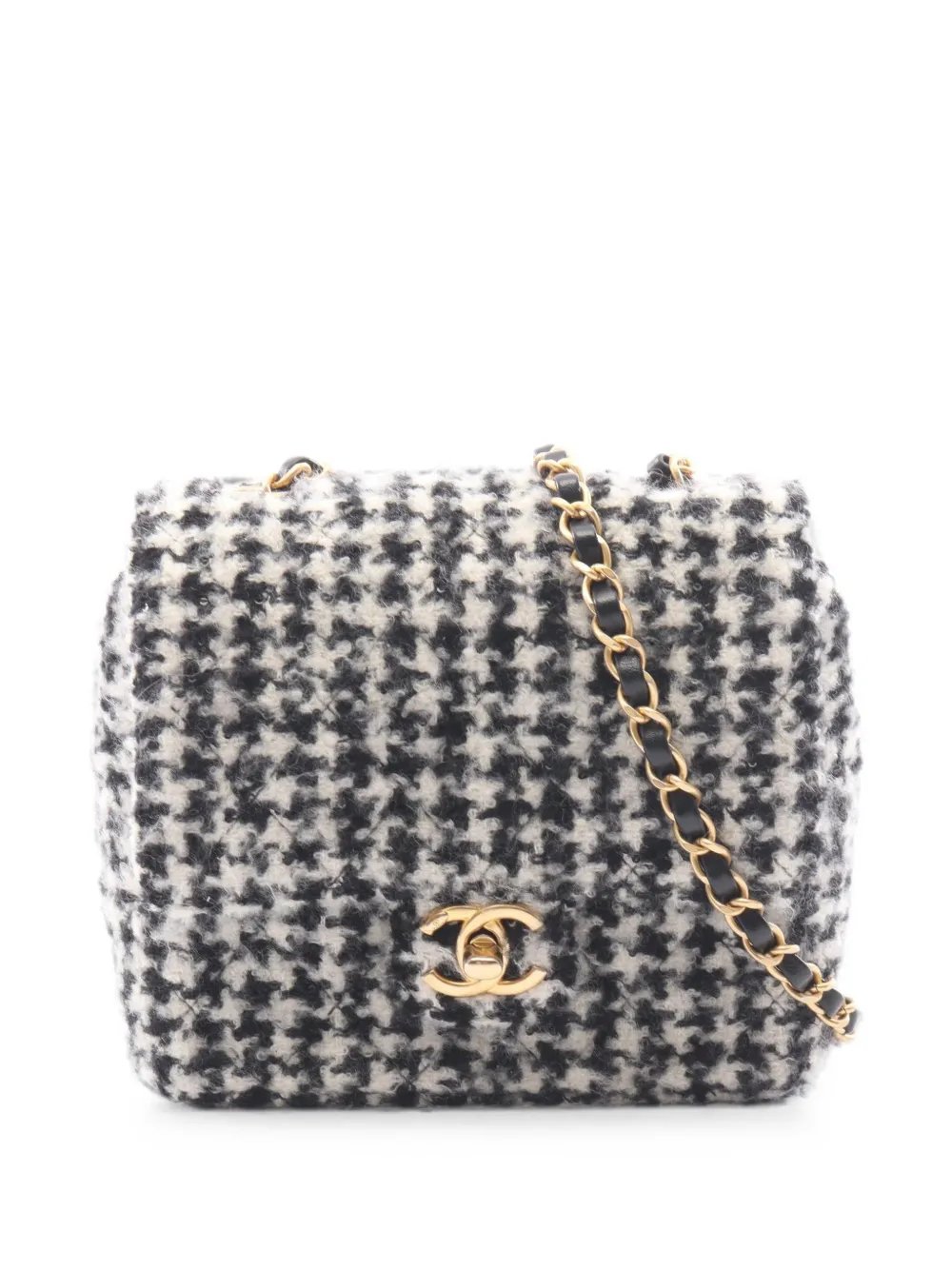 2021s Matelassé Houndstooth shoulder bag