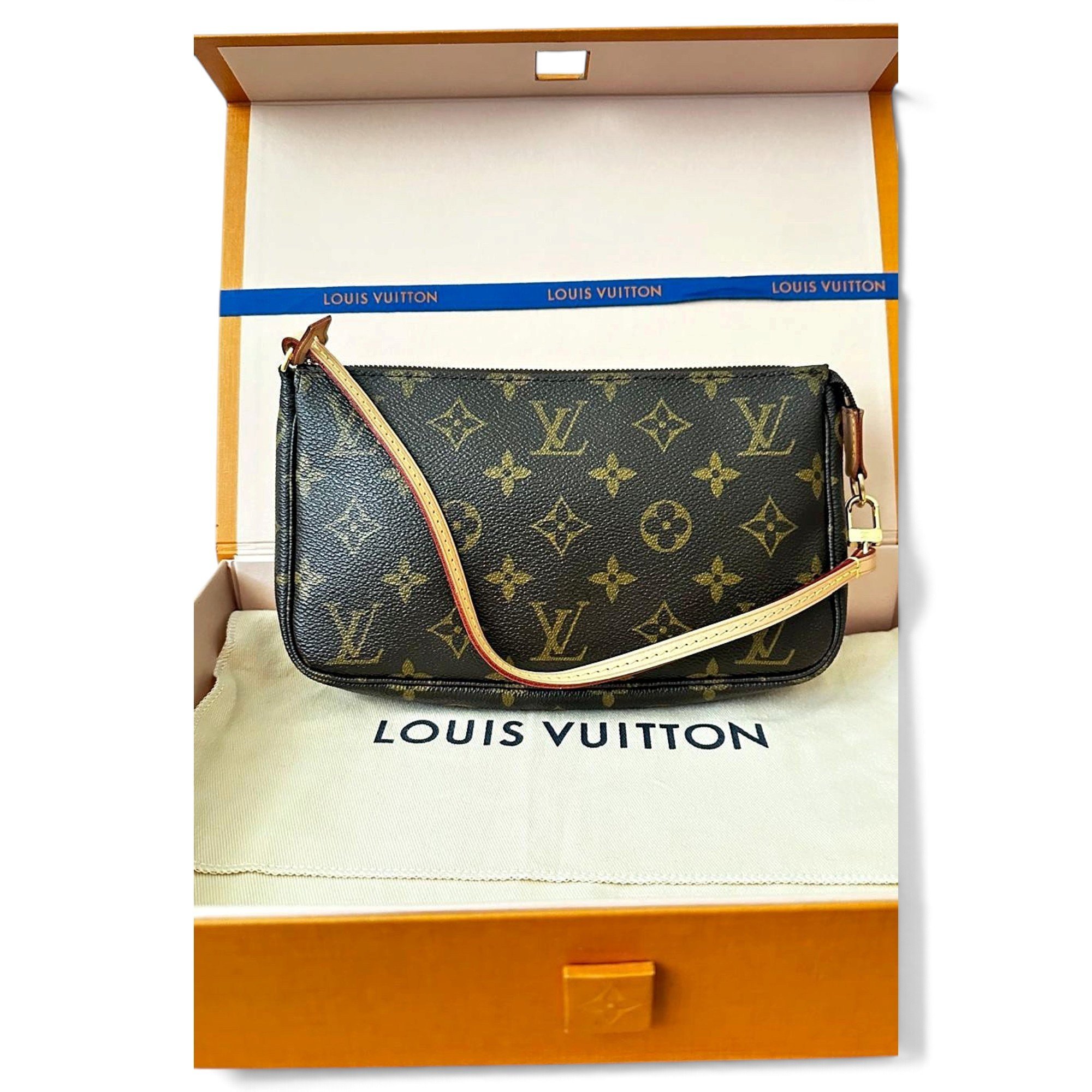 Pochette Accessoire cloth handbag