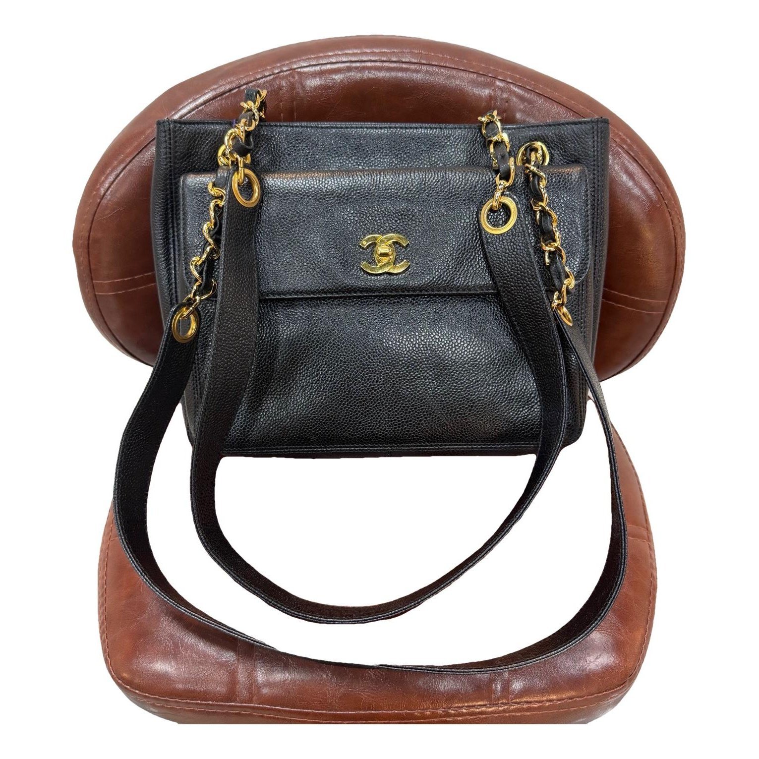 31 Vintage leather handbag