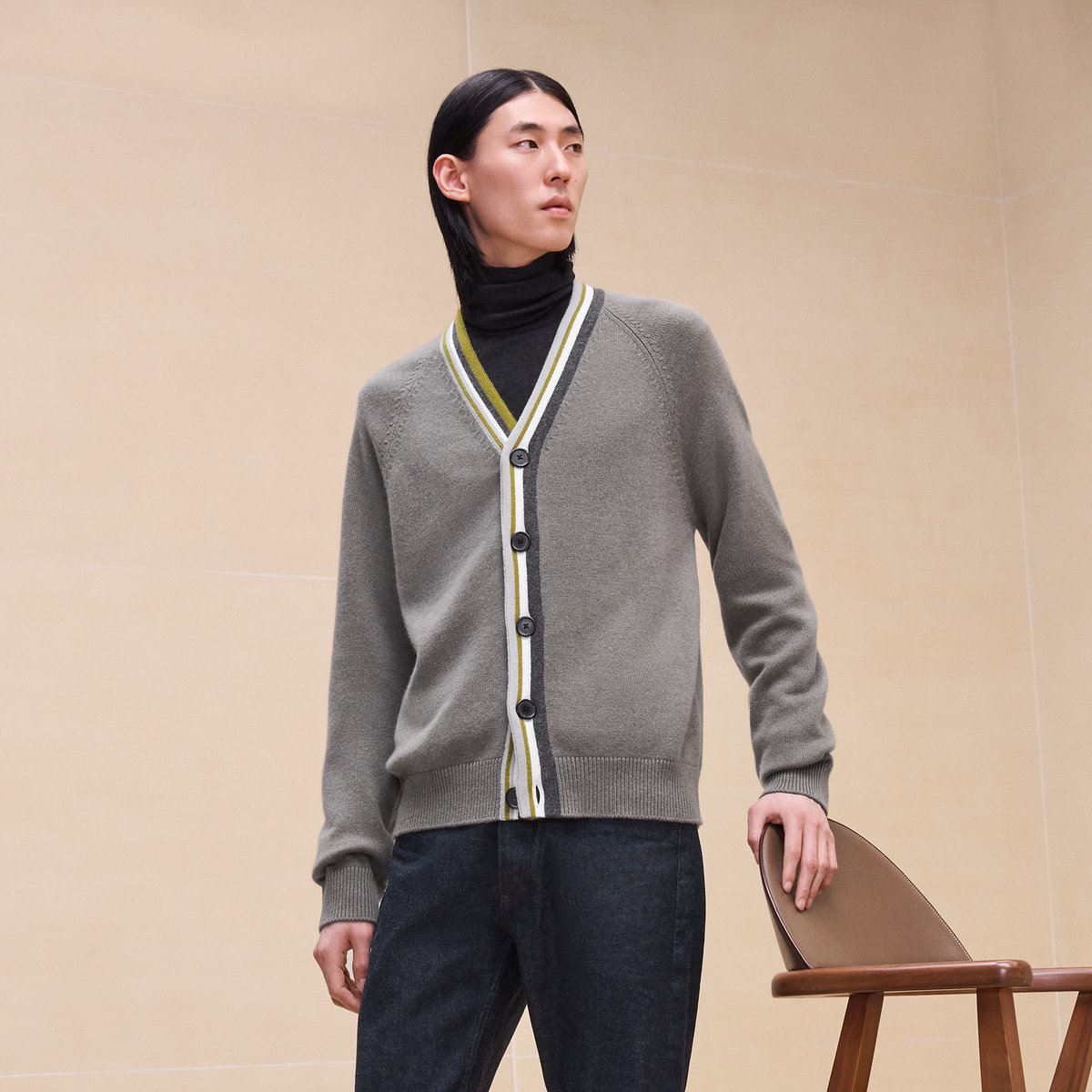 Cashmere "Rayures asymetriques" buttoned cardigan