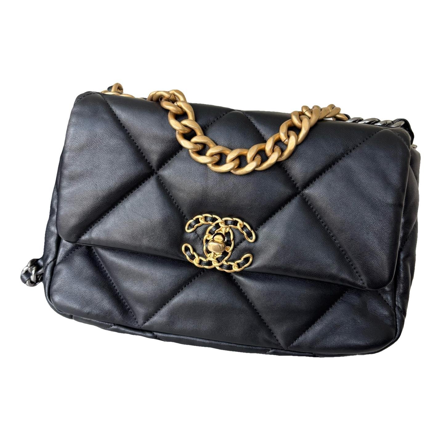 Chanel 19 leather handbag
