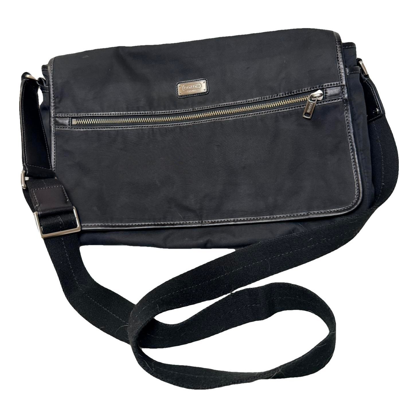 Vinyl travel bag