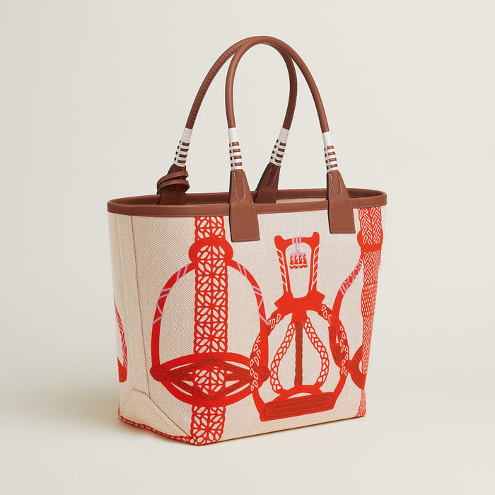 Steeple 28 Bag