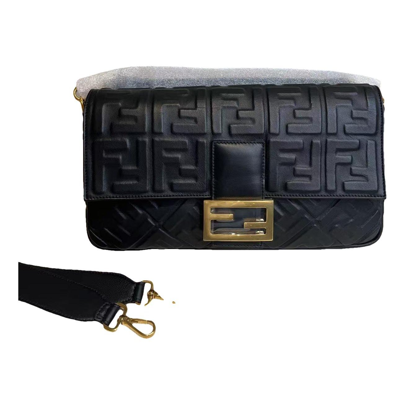 Baguette leather handbag