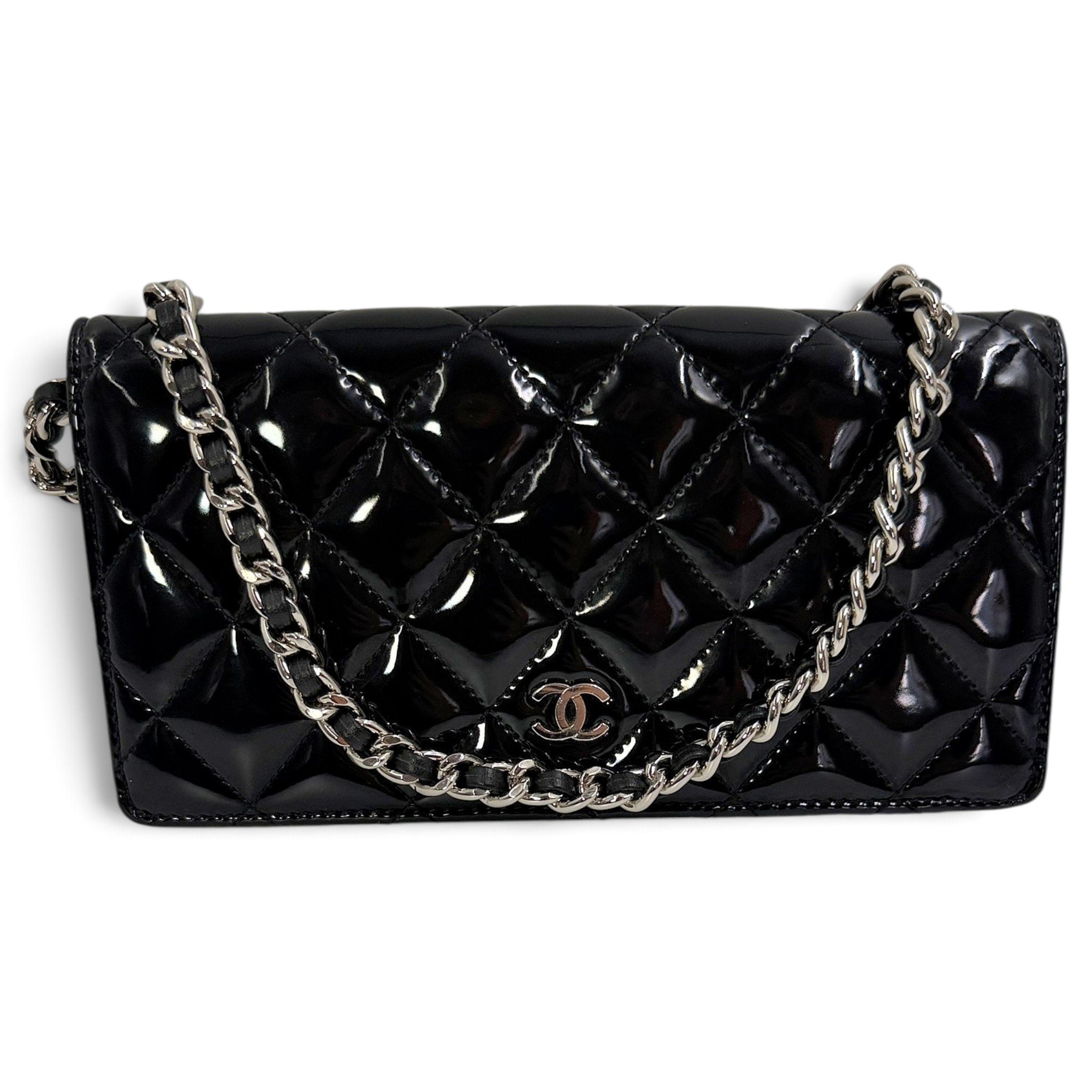 Wallet On Chain Timeless/Classique patent leather crossbody bag