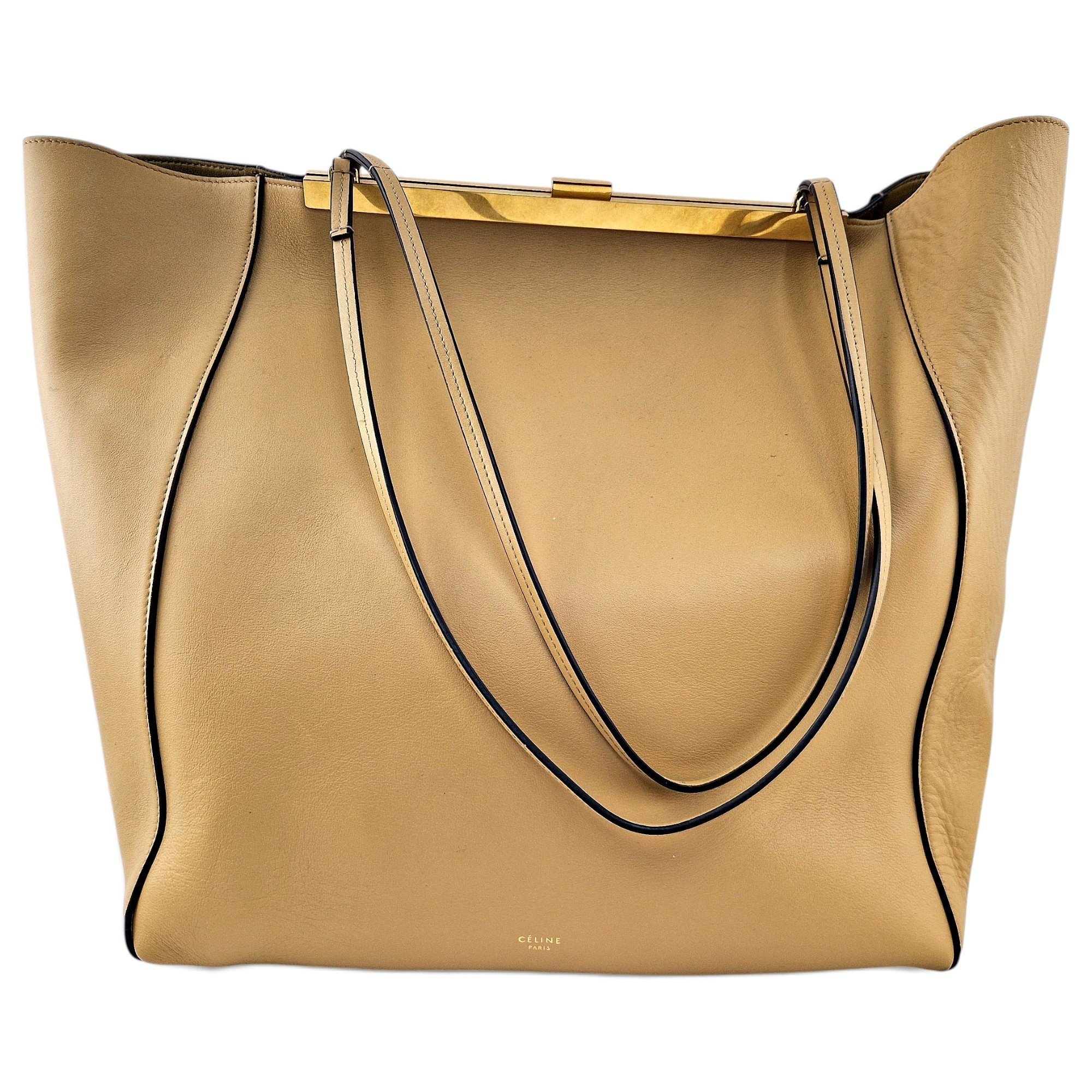 Clasp leather handbag