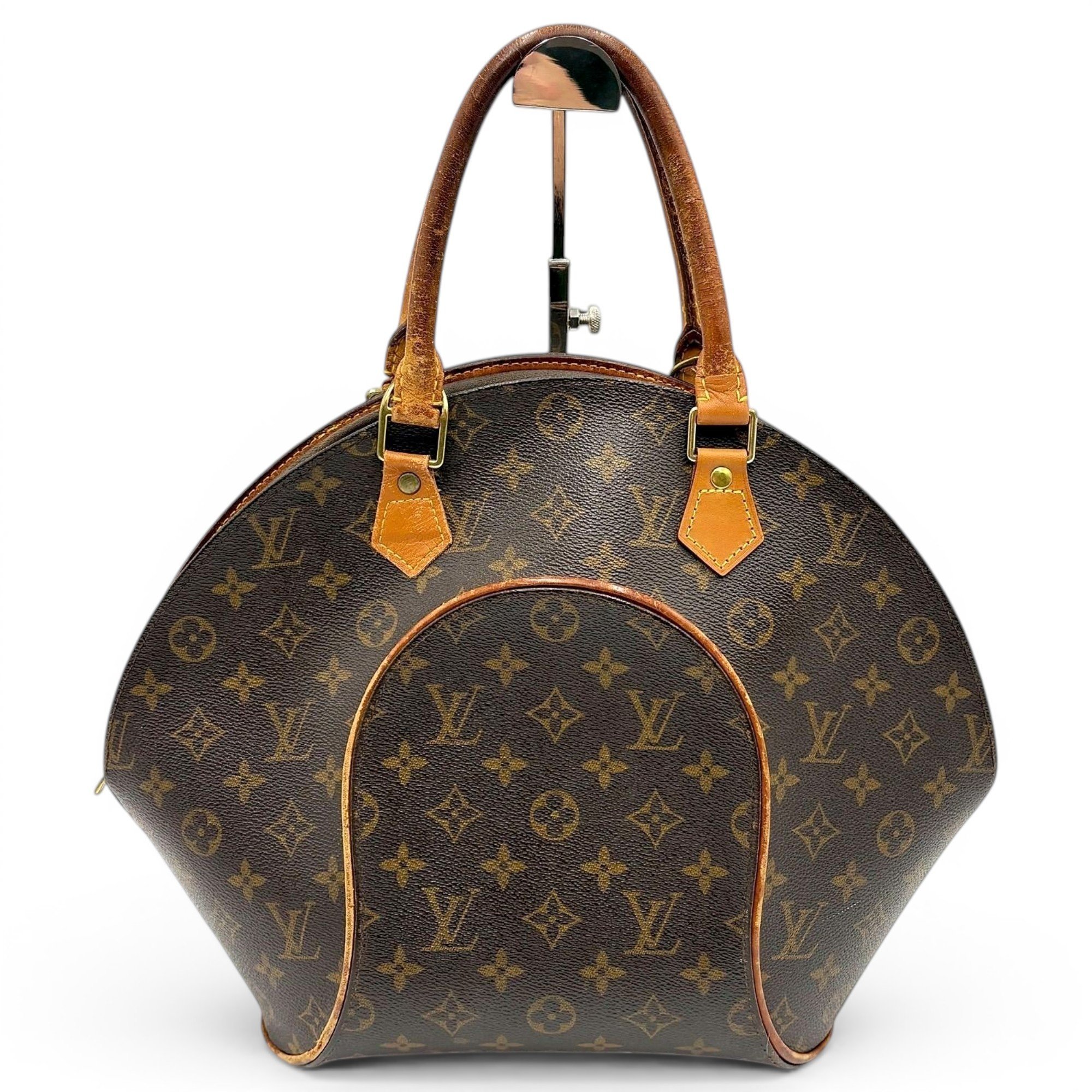 Ellipse leather handbag