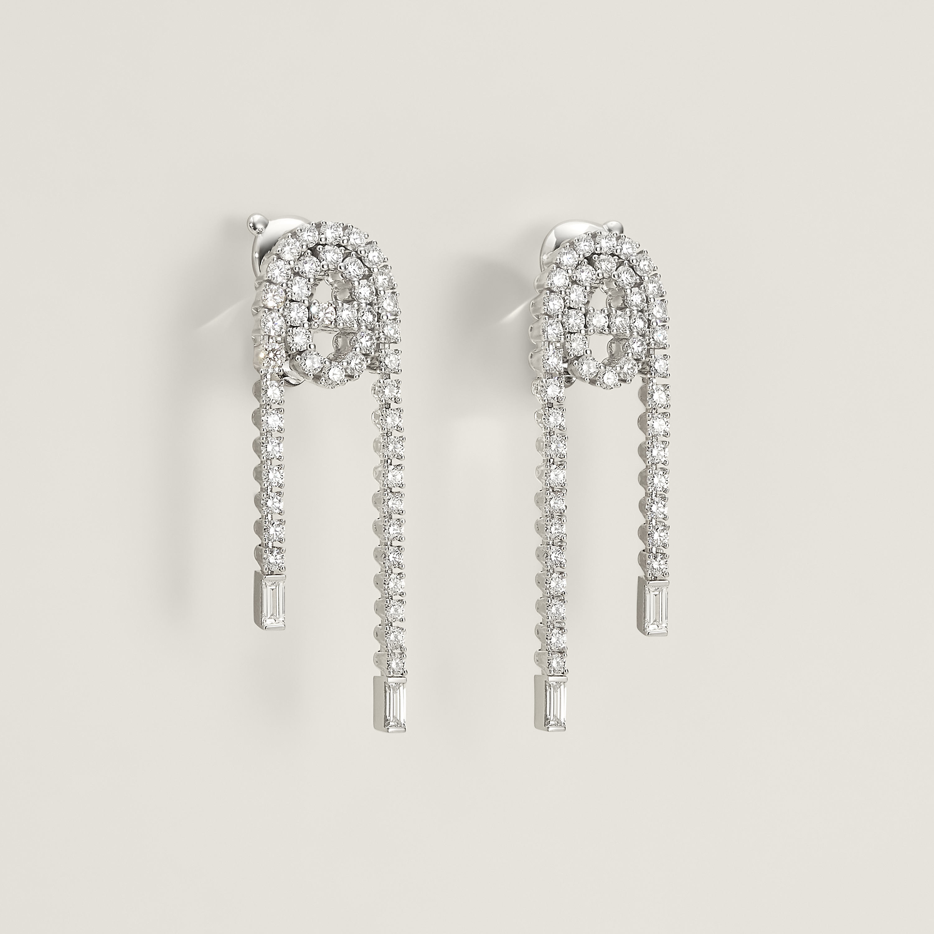 Crescendo dangle earrings