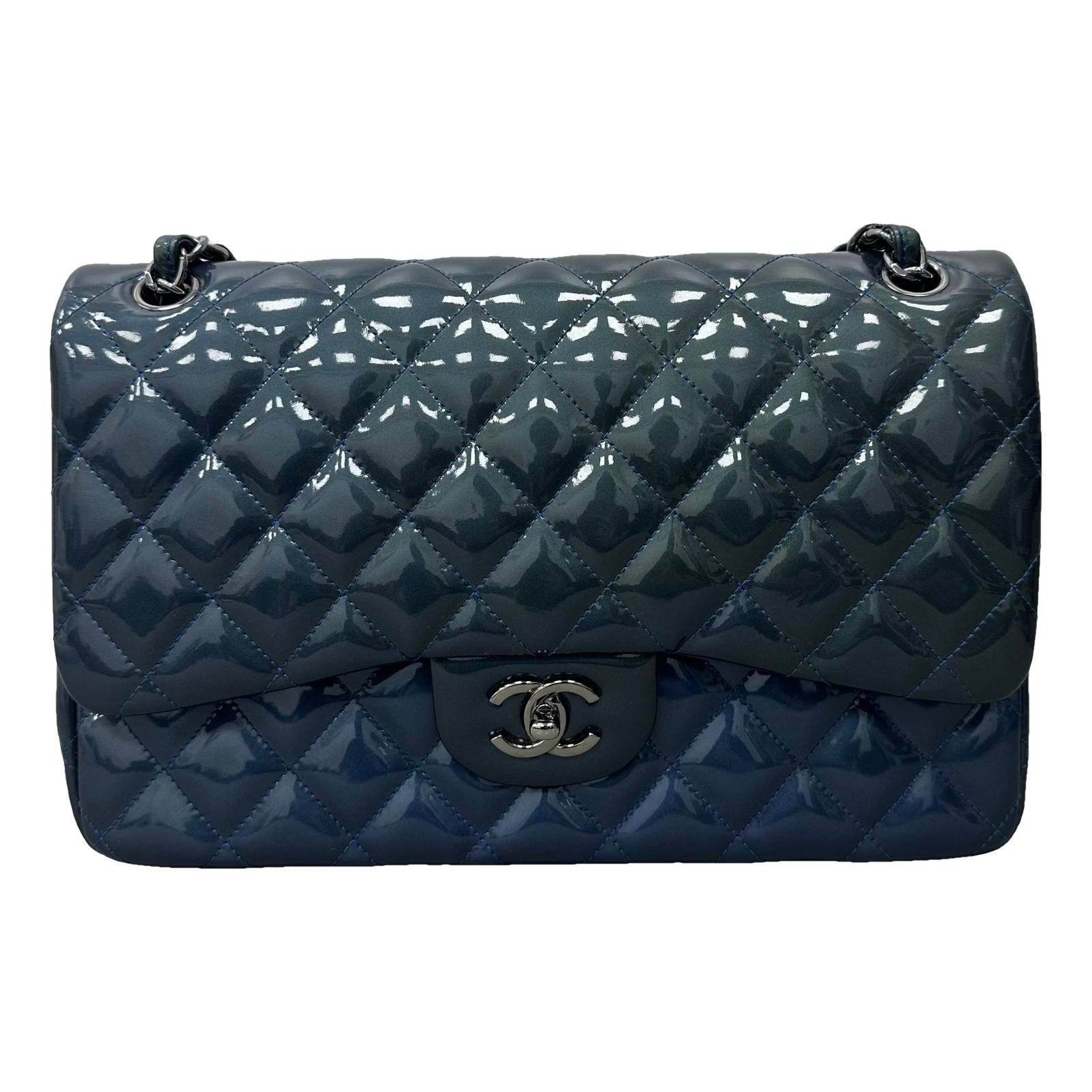 Timeless/Classique patent leather handbag