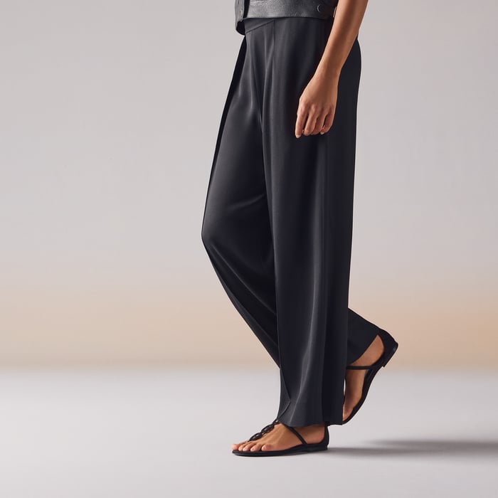 Noir Milos Sandal
