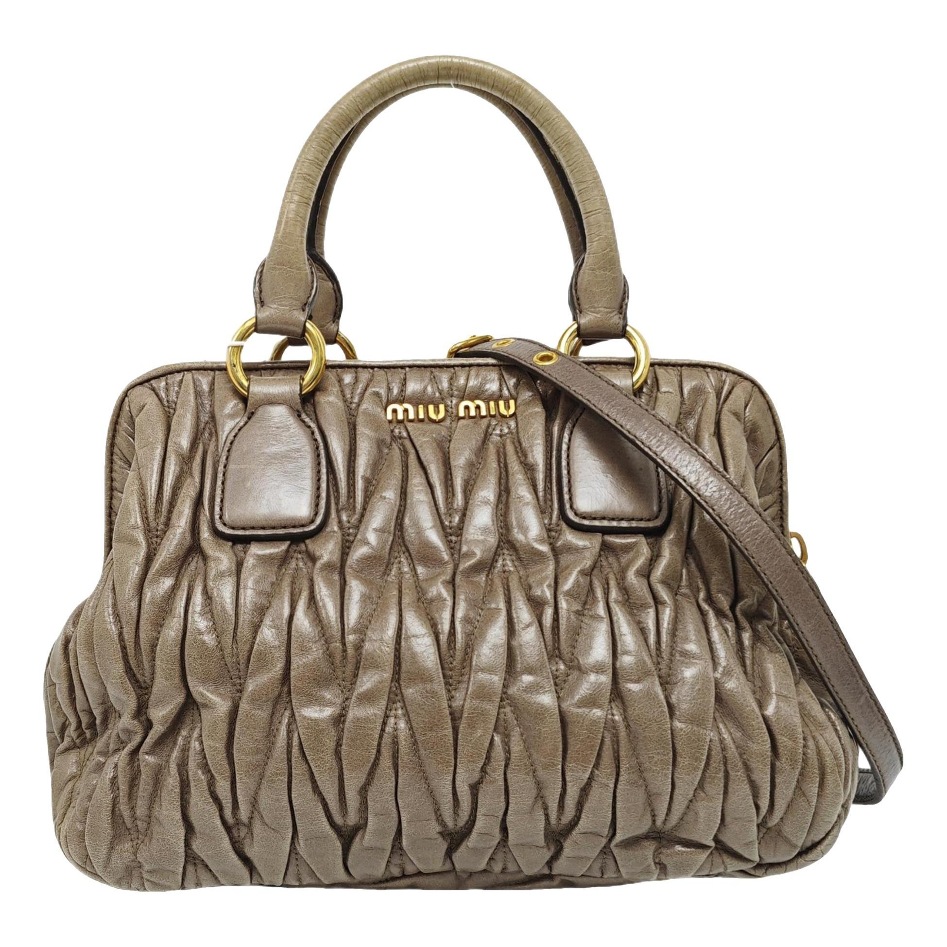 Matelassé leather crossbody bag