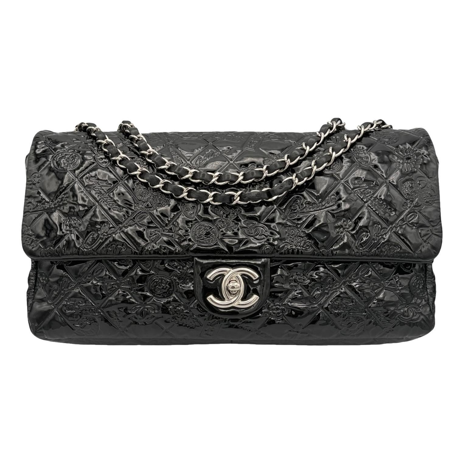 Timeless/Classique patent leather handbag